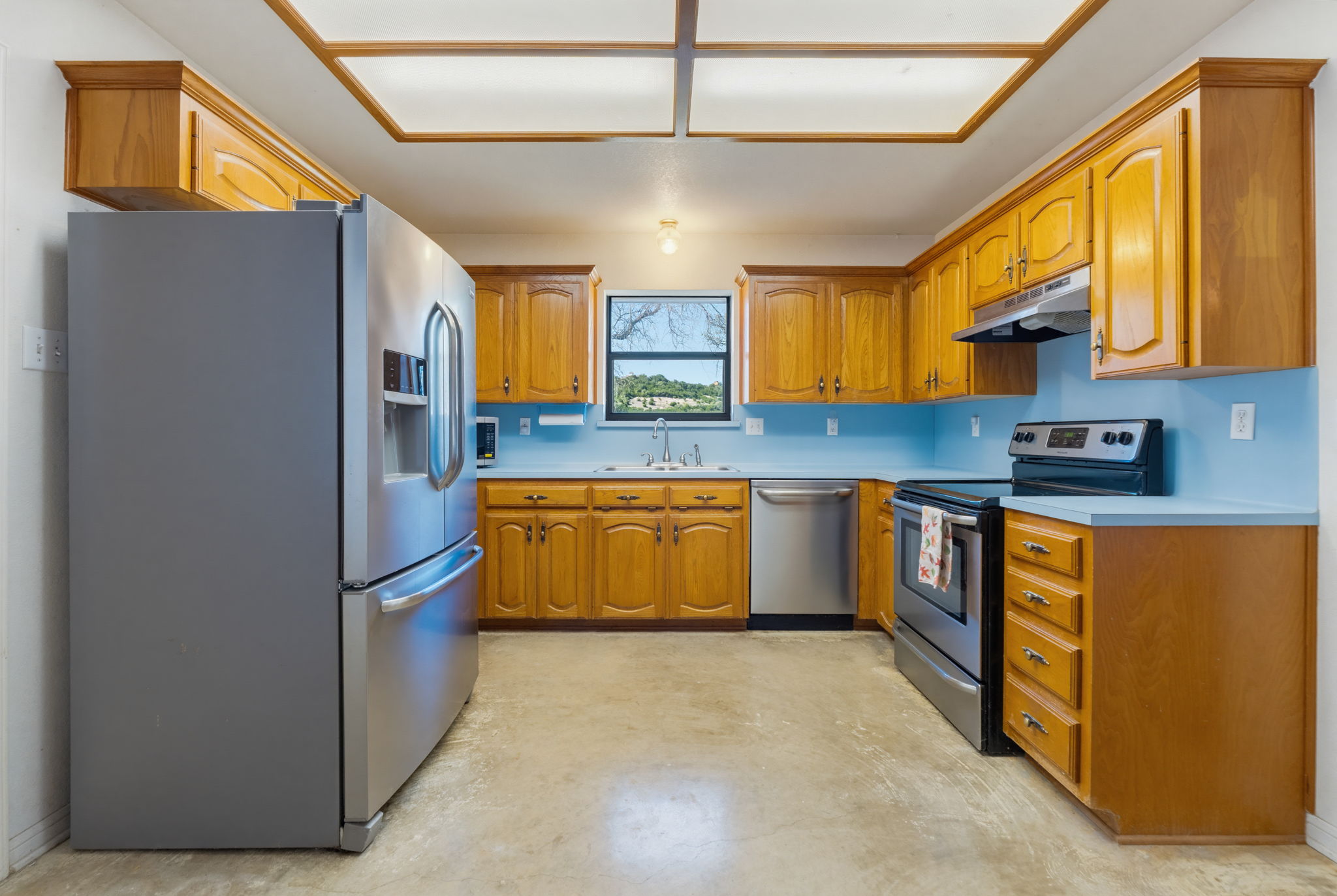 main property photo 7