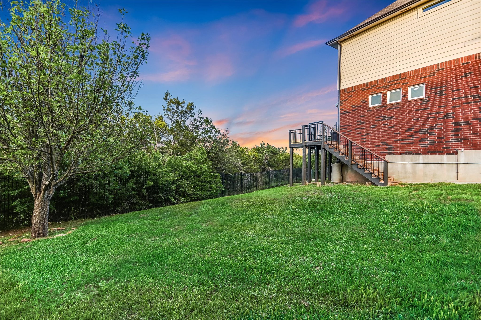 main property photo 27