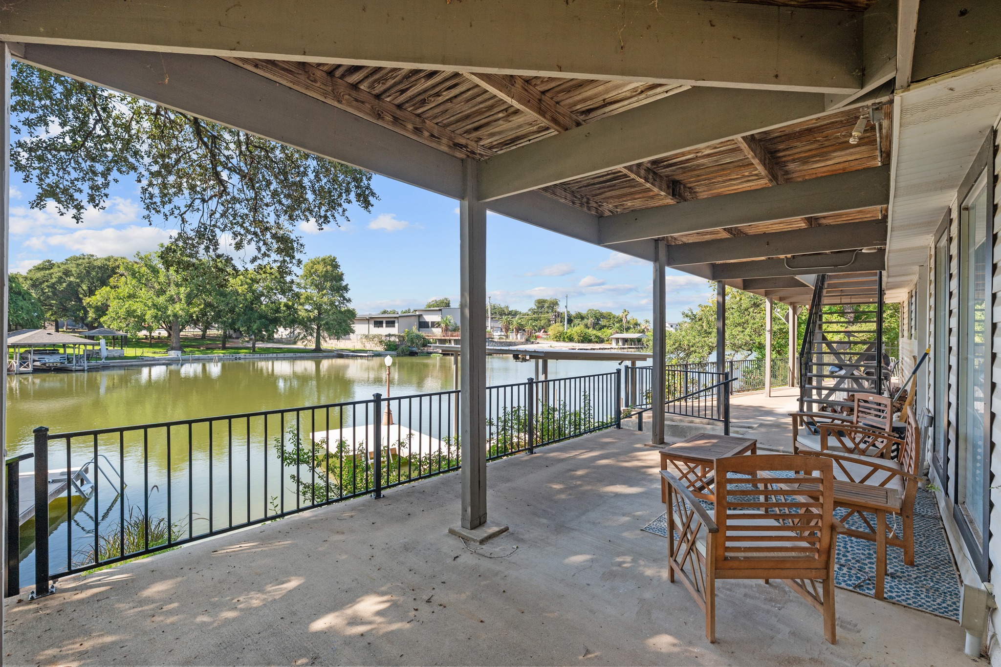 main property photo 25