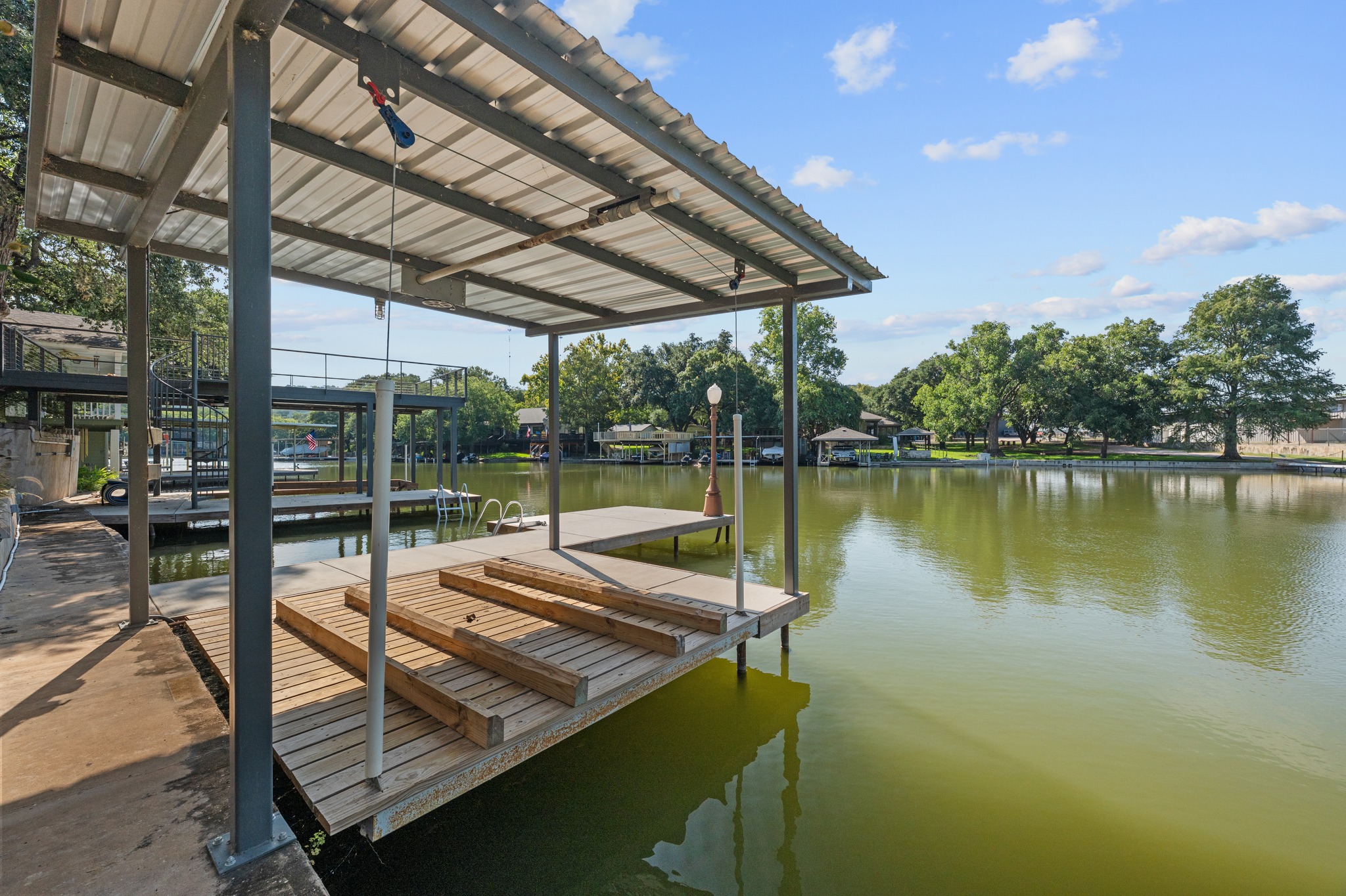 main property photo 27