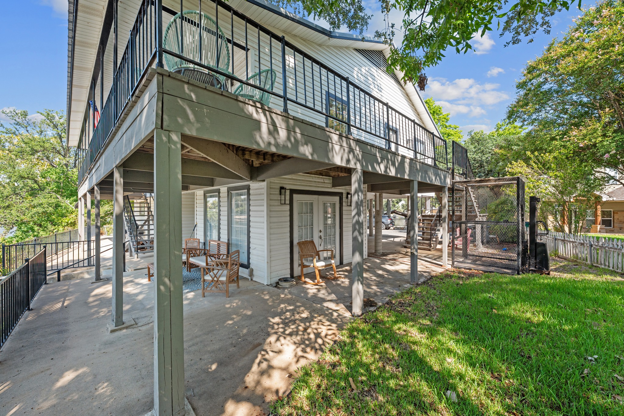 main property photo 32