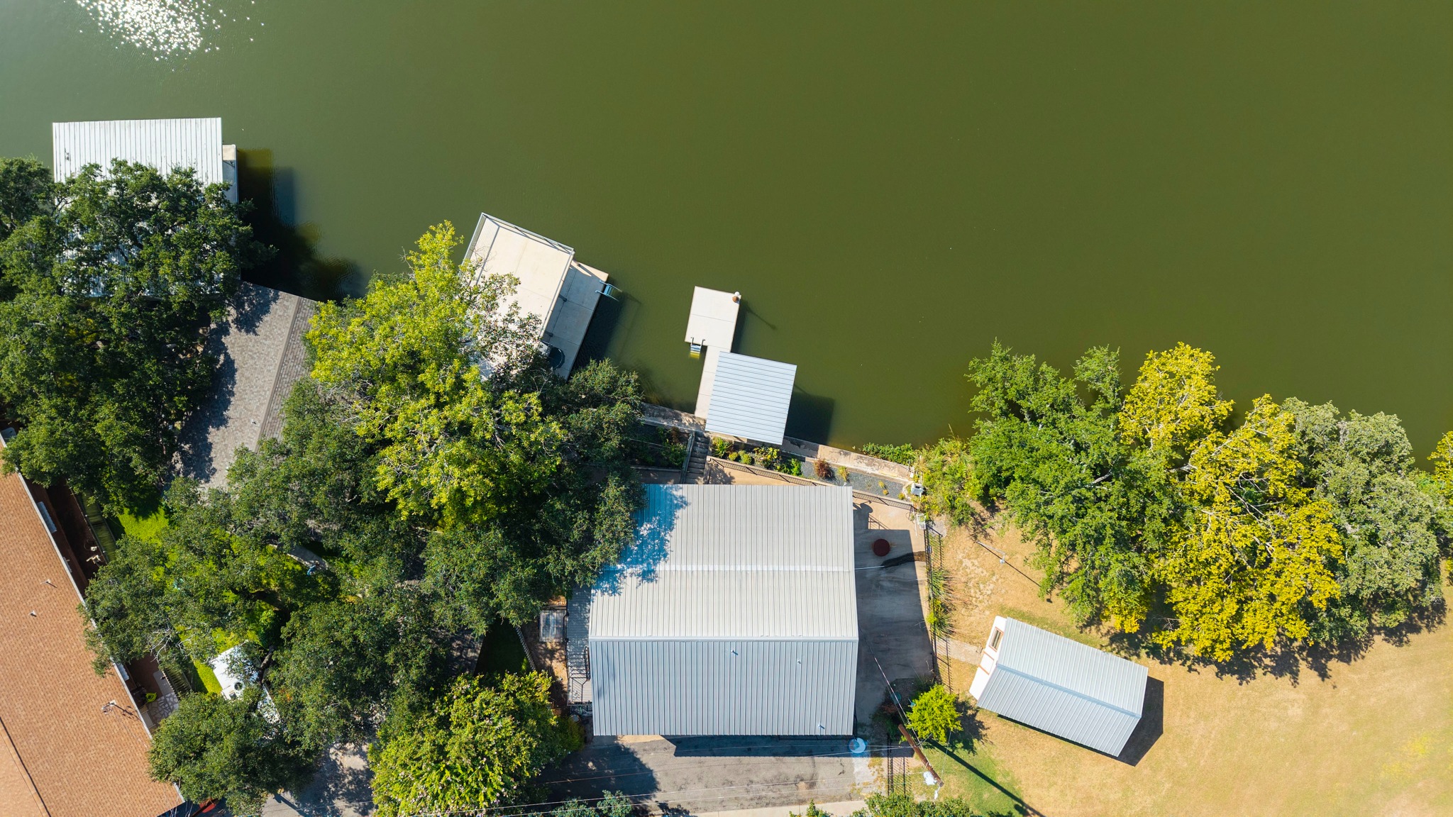 main property photo 37