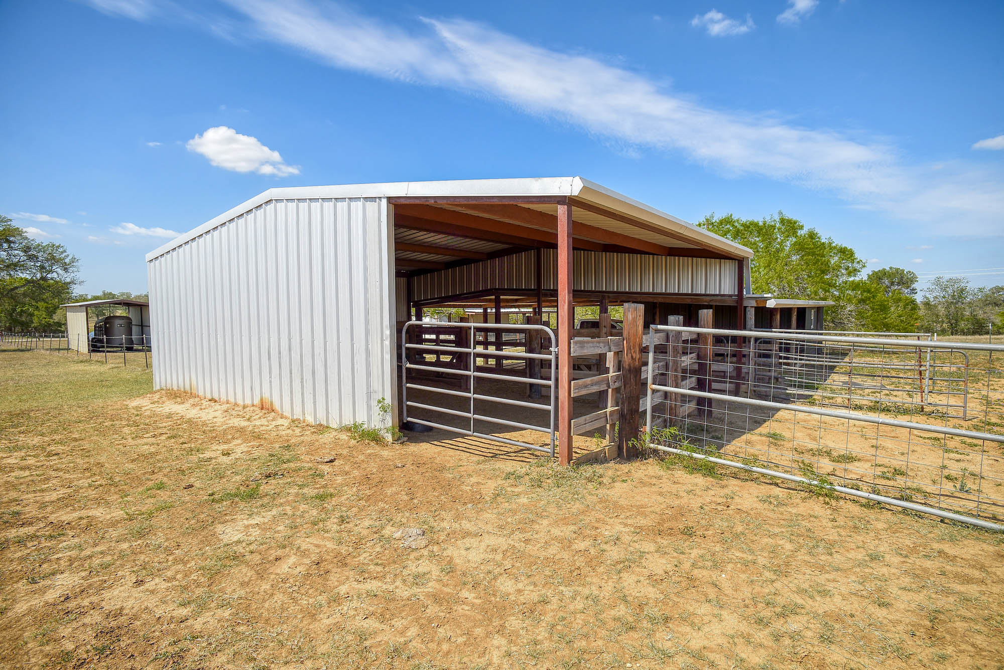 main property photo 6