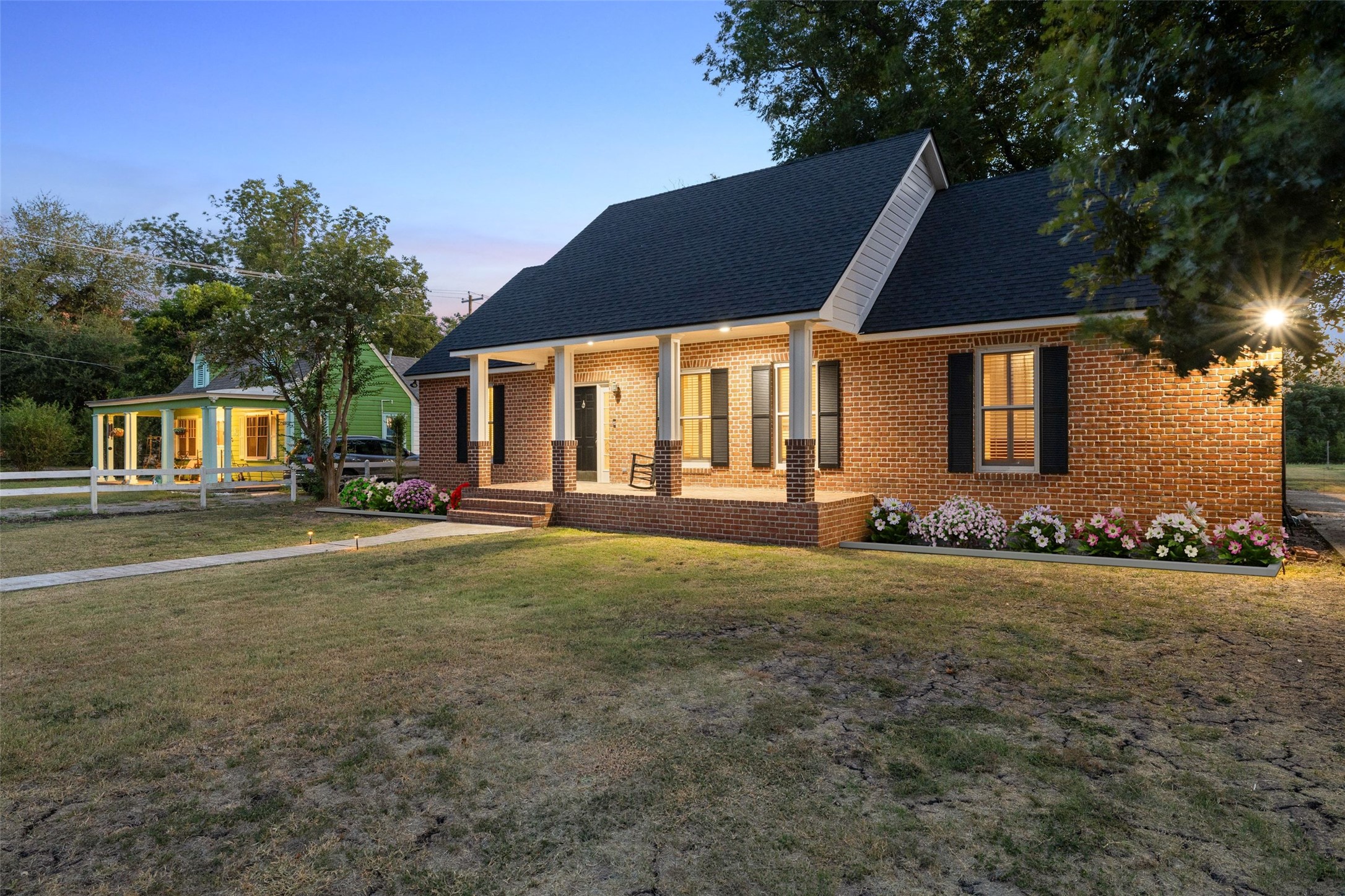 main property photo 13