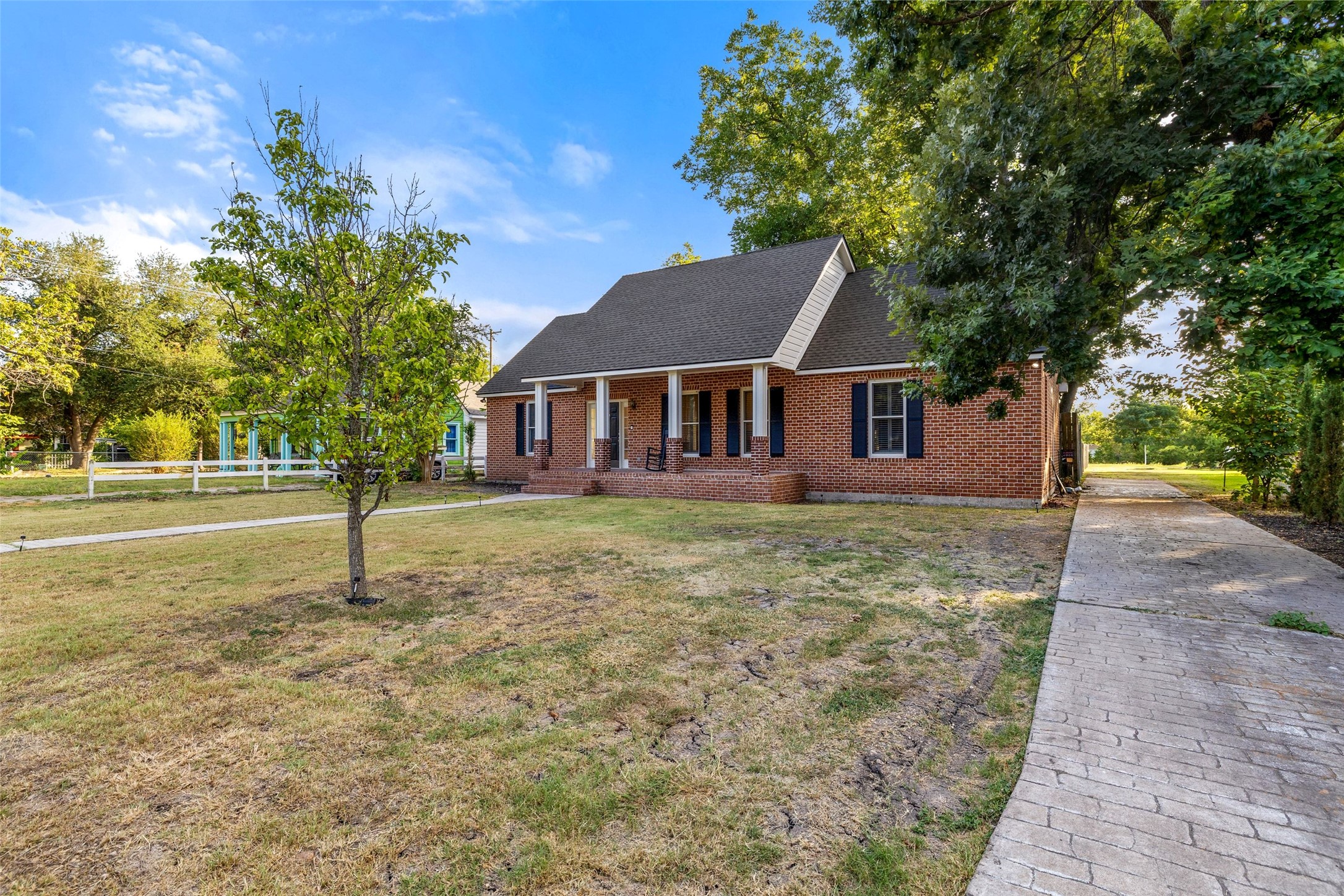 main property photo 6