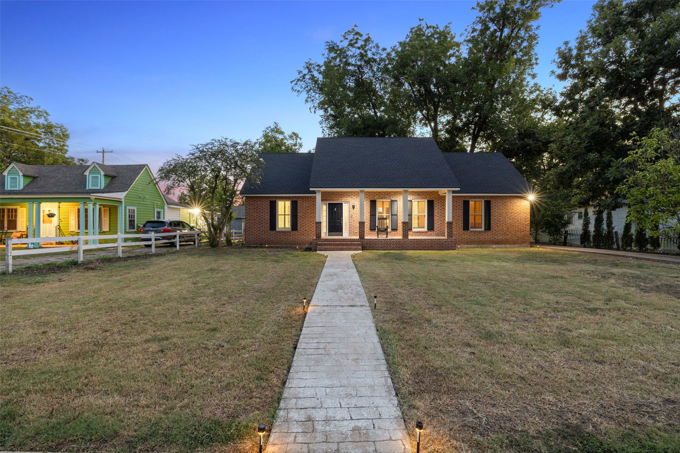 main property photo 9
