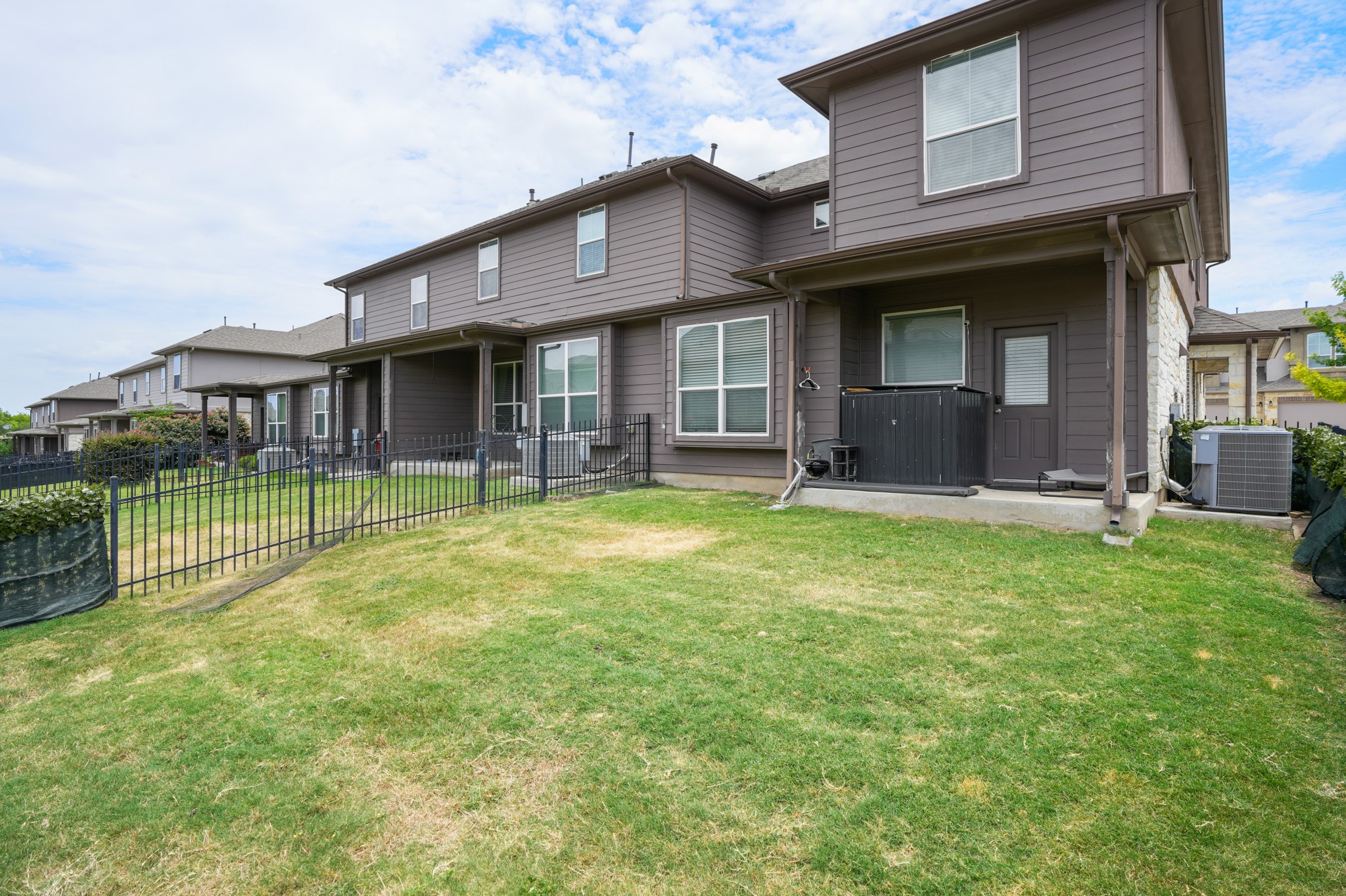 main property photo 27