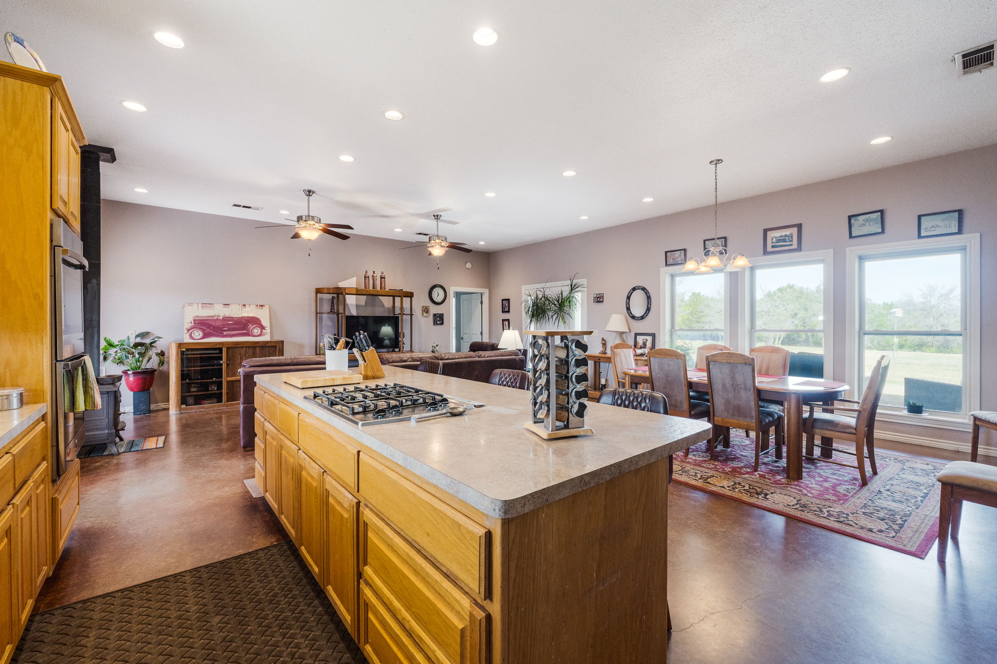 main property photo 13