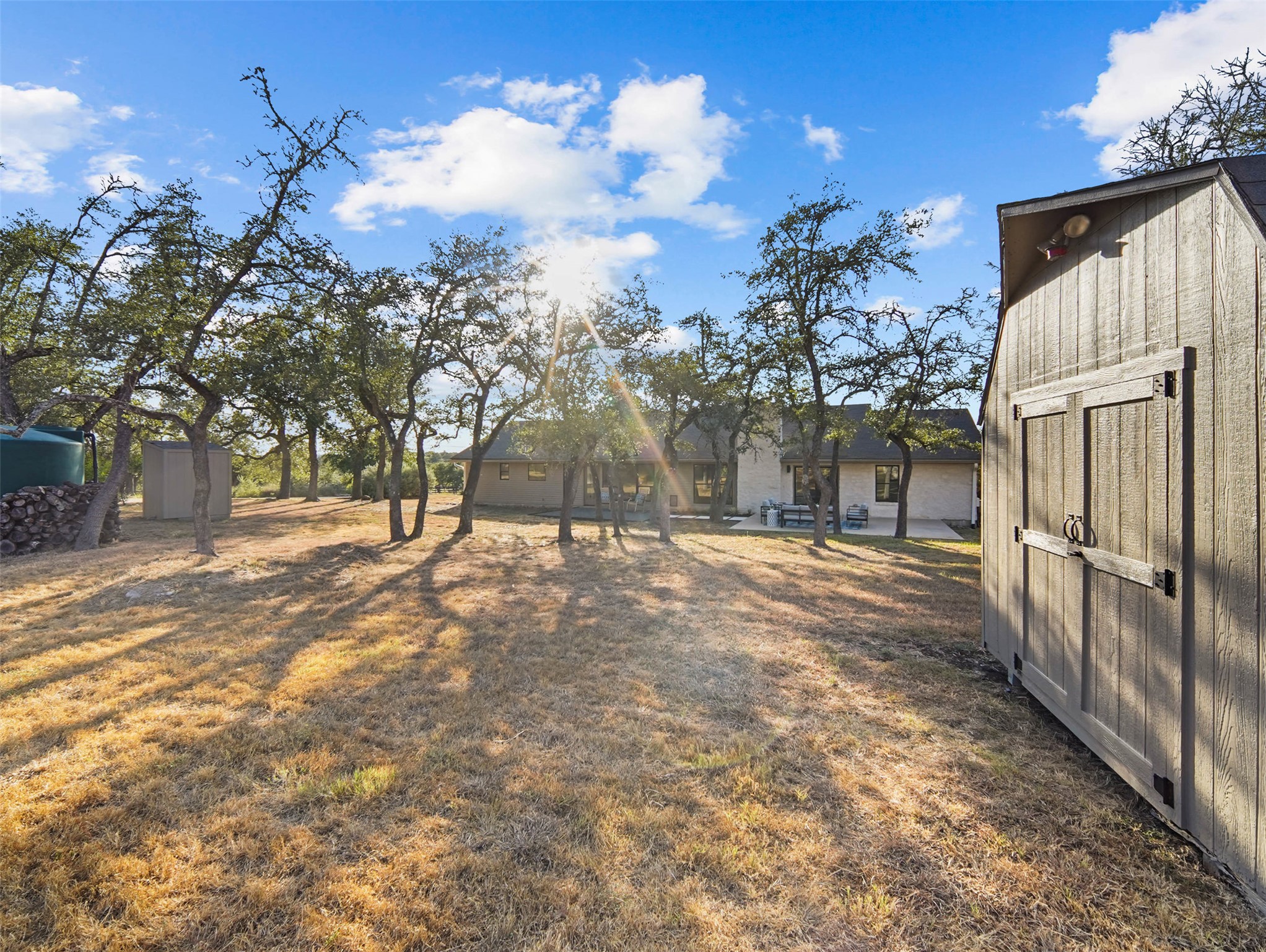 main property photo 10