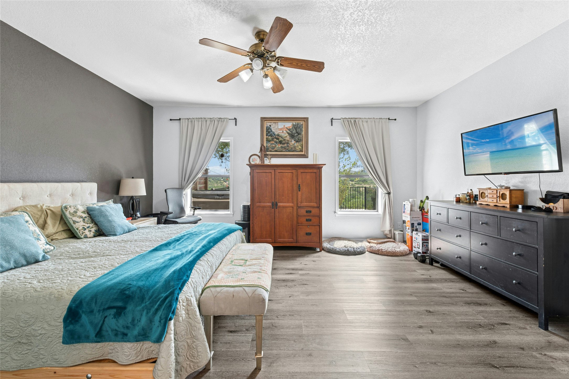 main property photo 19