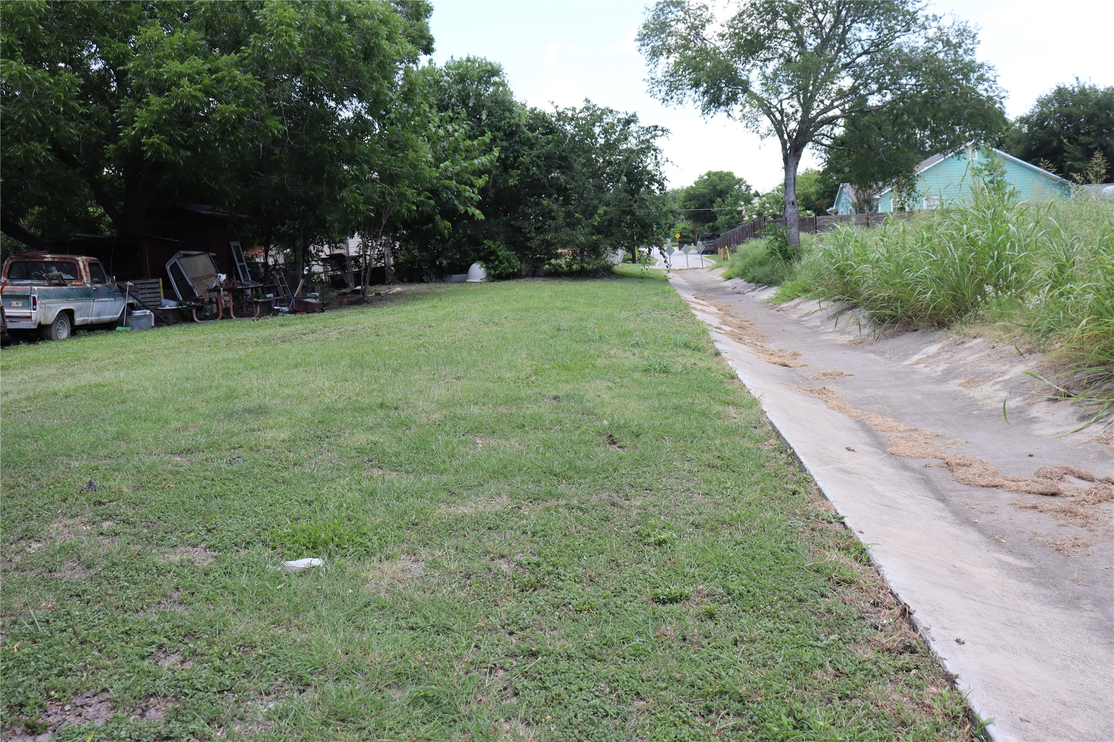 main property photo 6