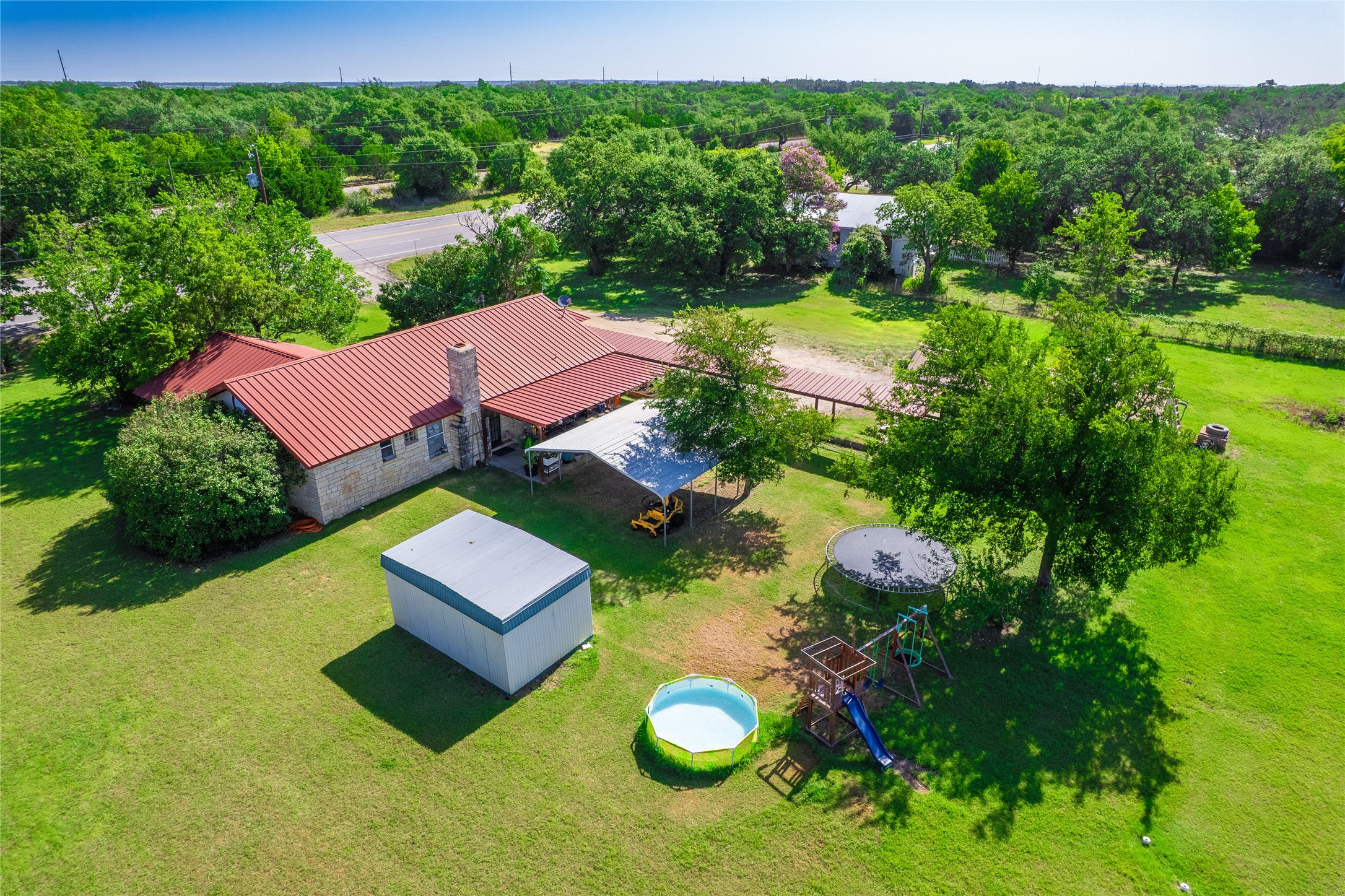 main property photo 32