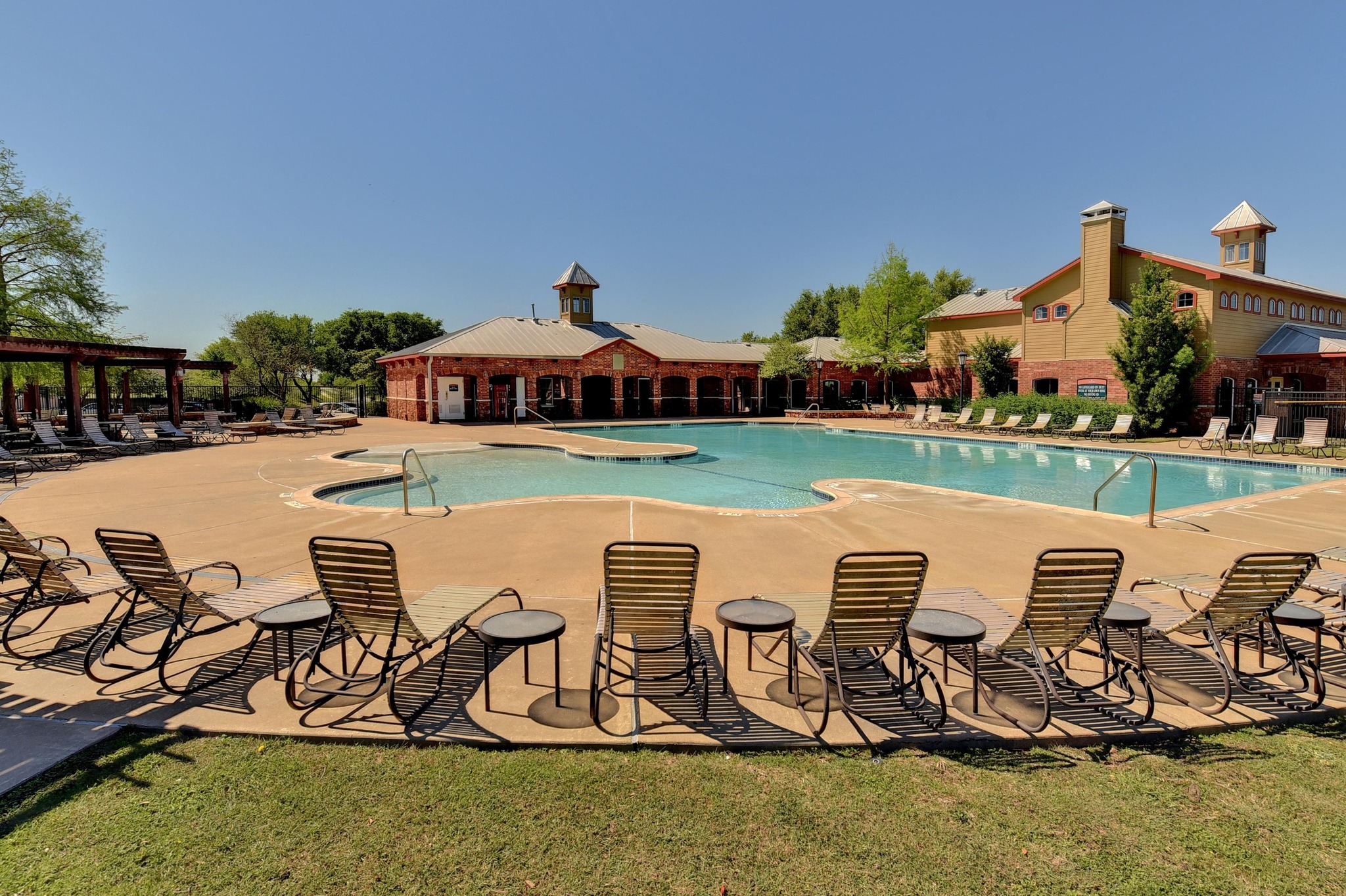 main property photo 29