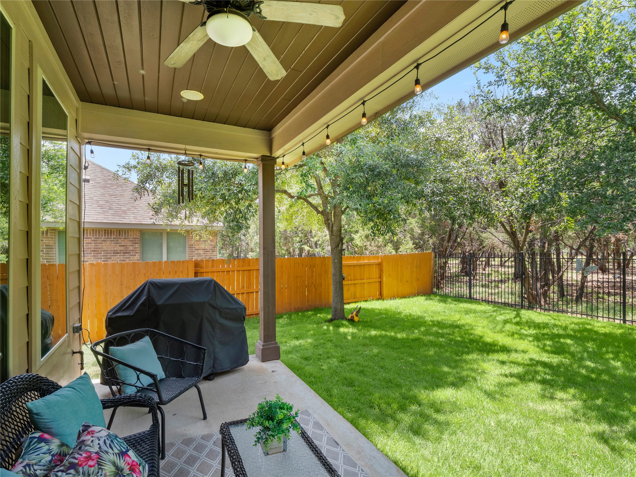 main property photo 28