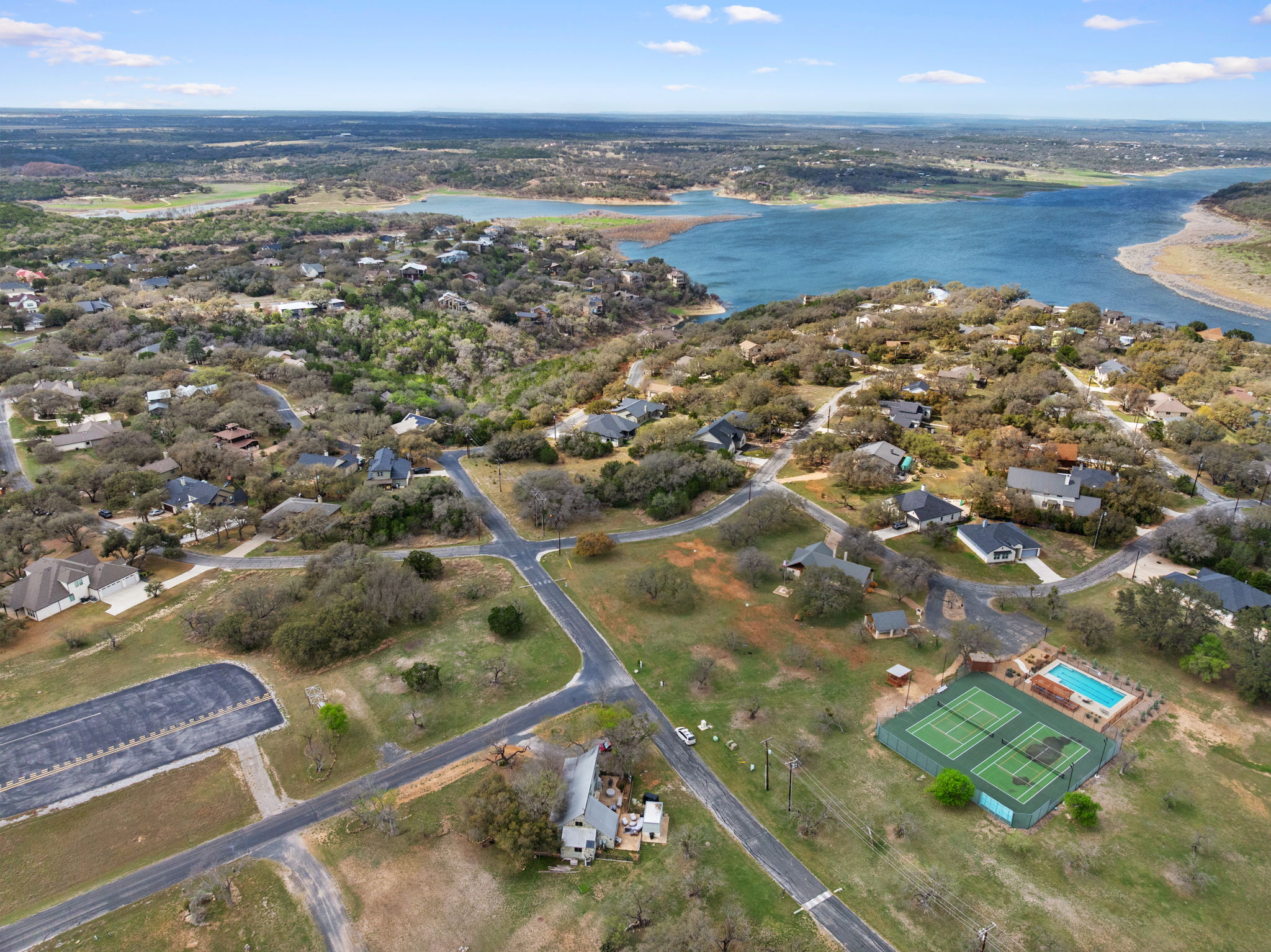 main property photo 32