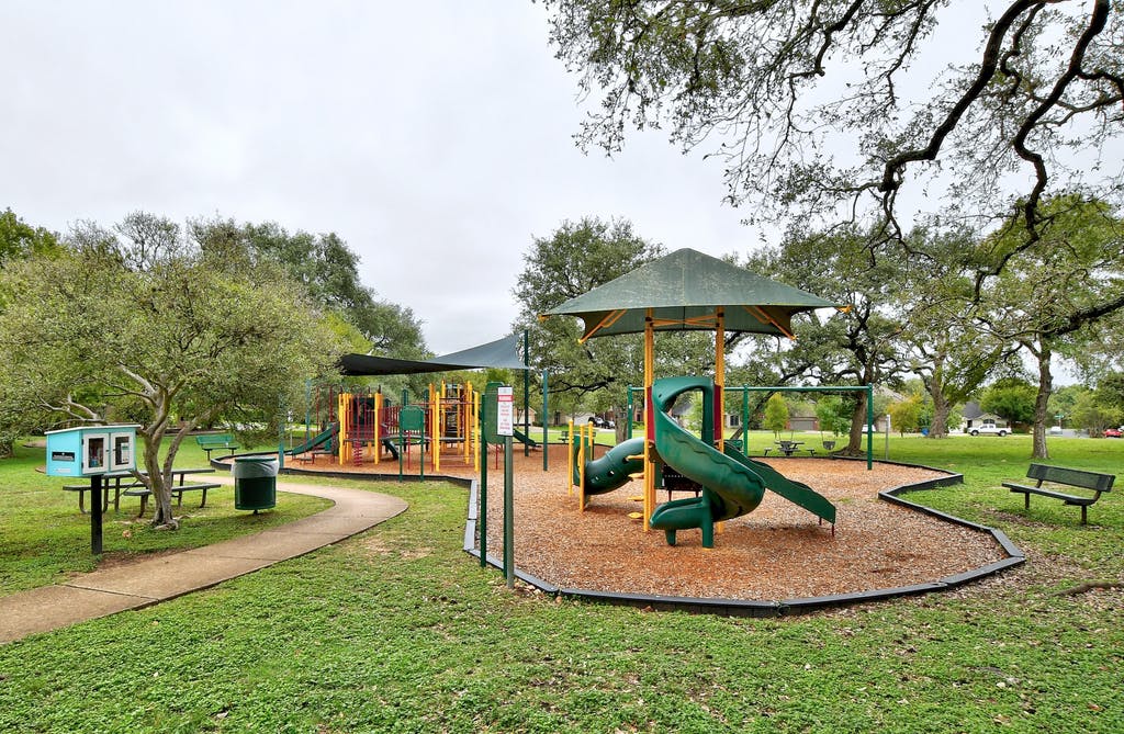 main property photo 34