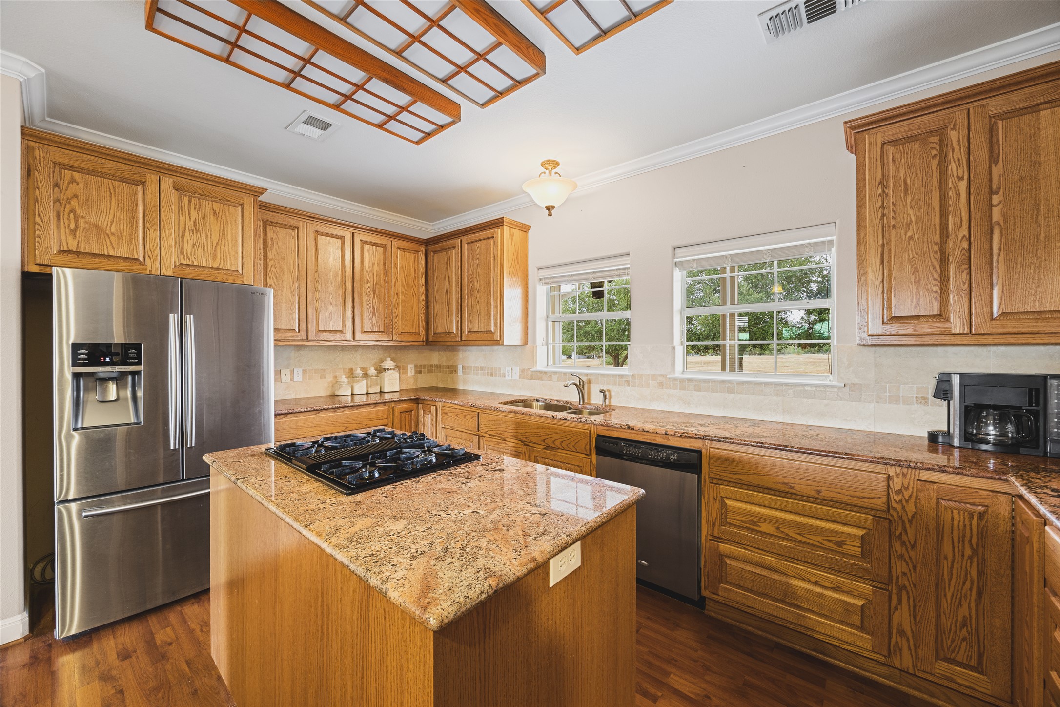 main property photo 18
