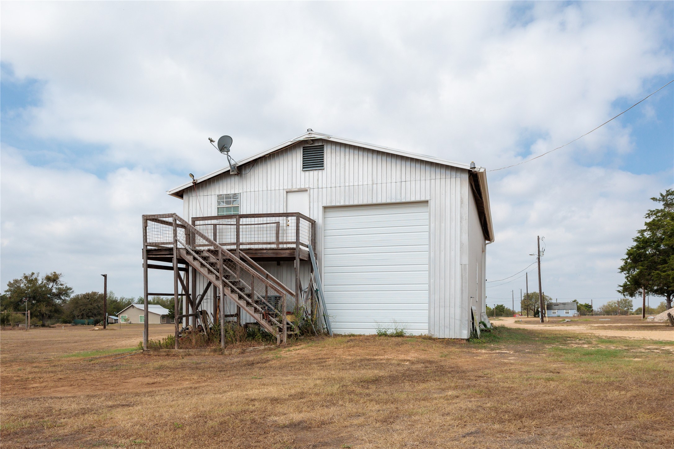 main property photo 33