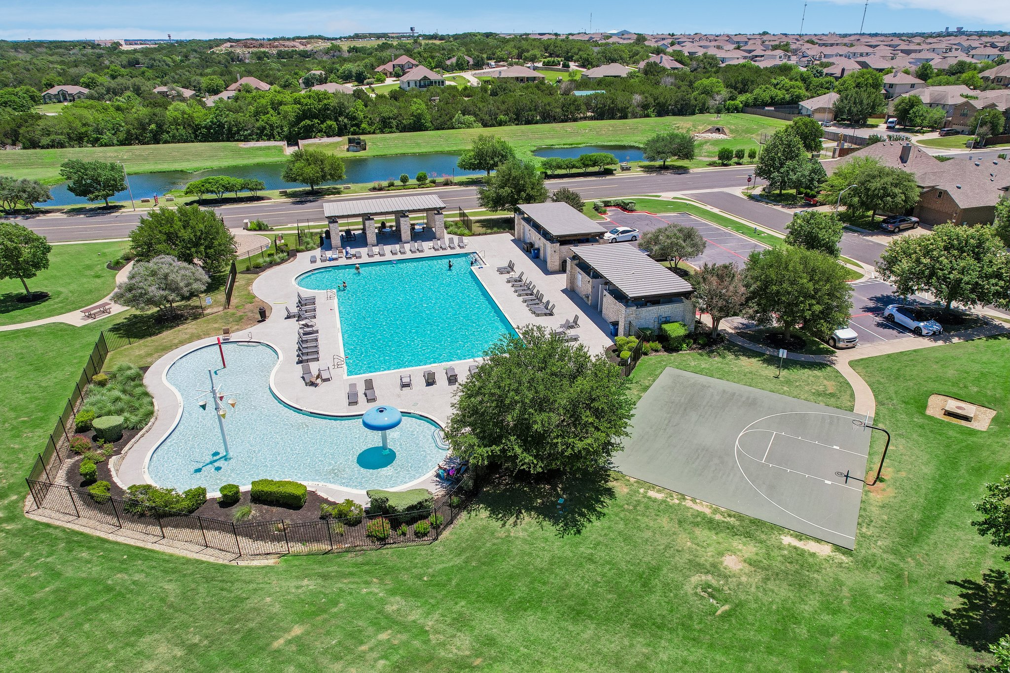 main property photo 17