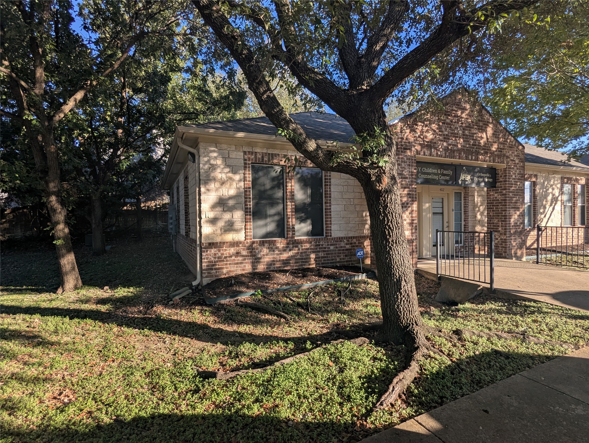 main property photo 3