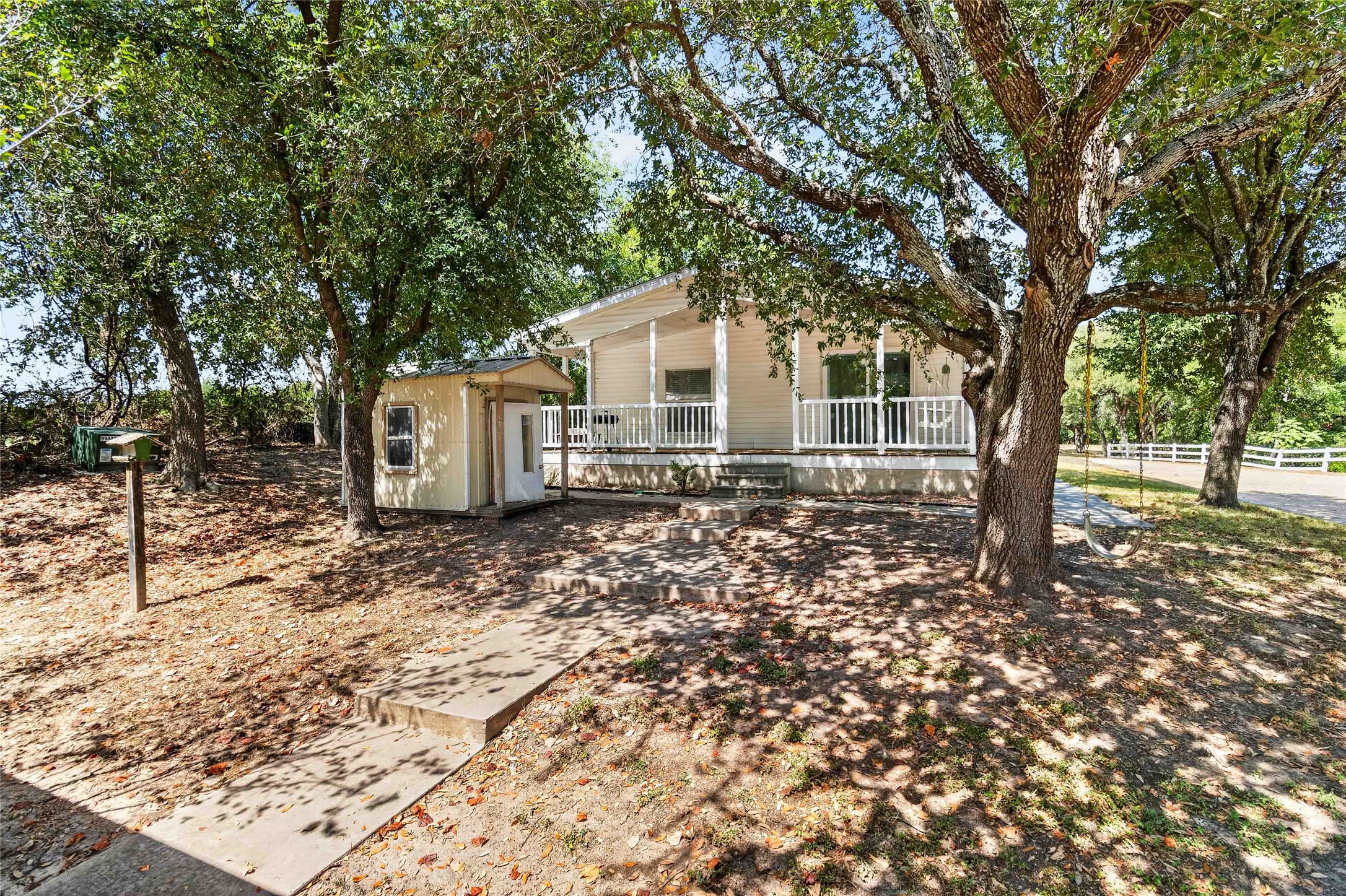 main property photo 33