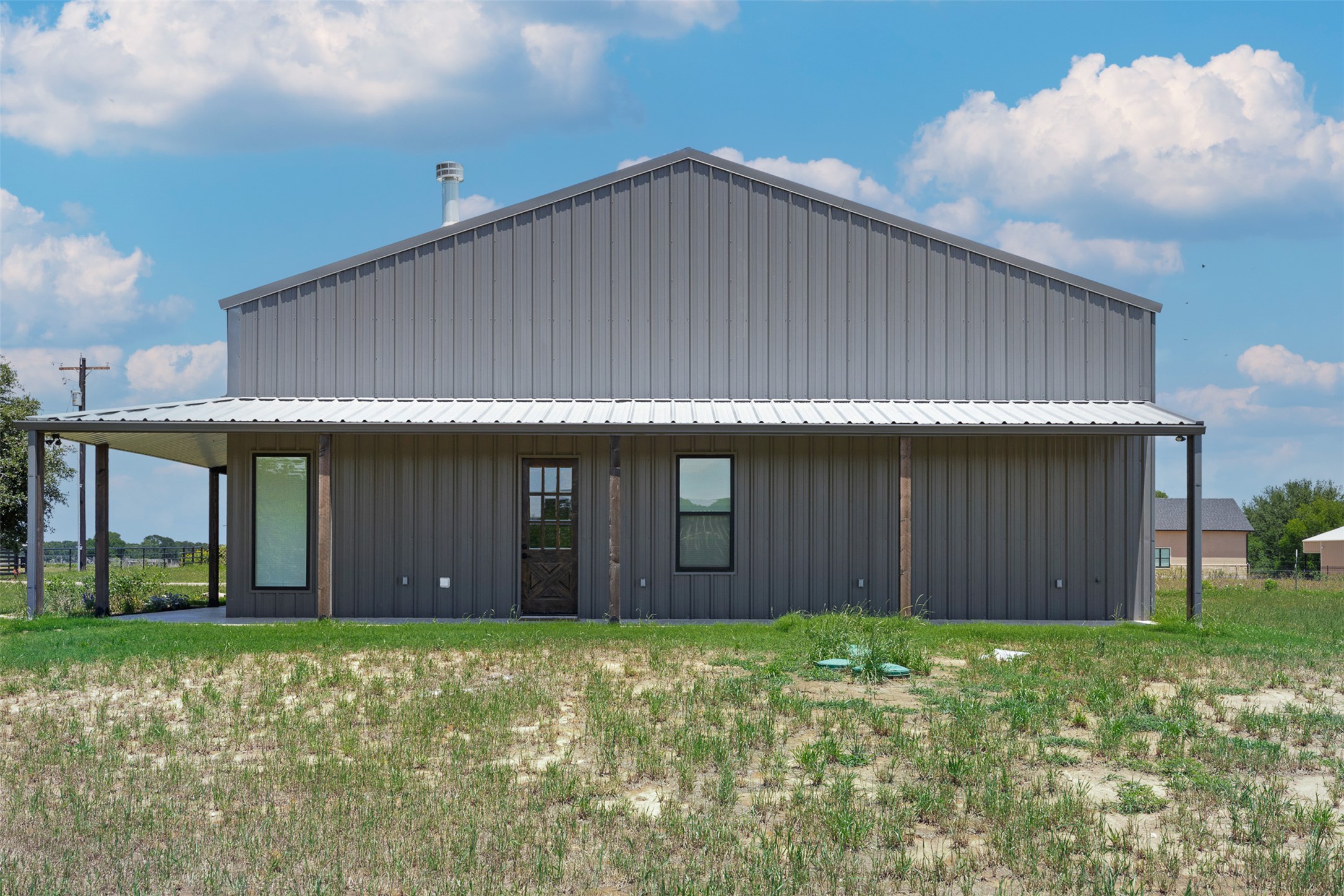 main property photo 28