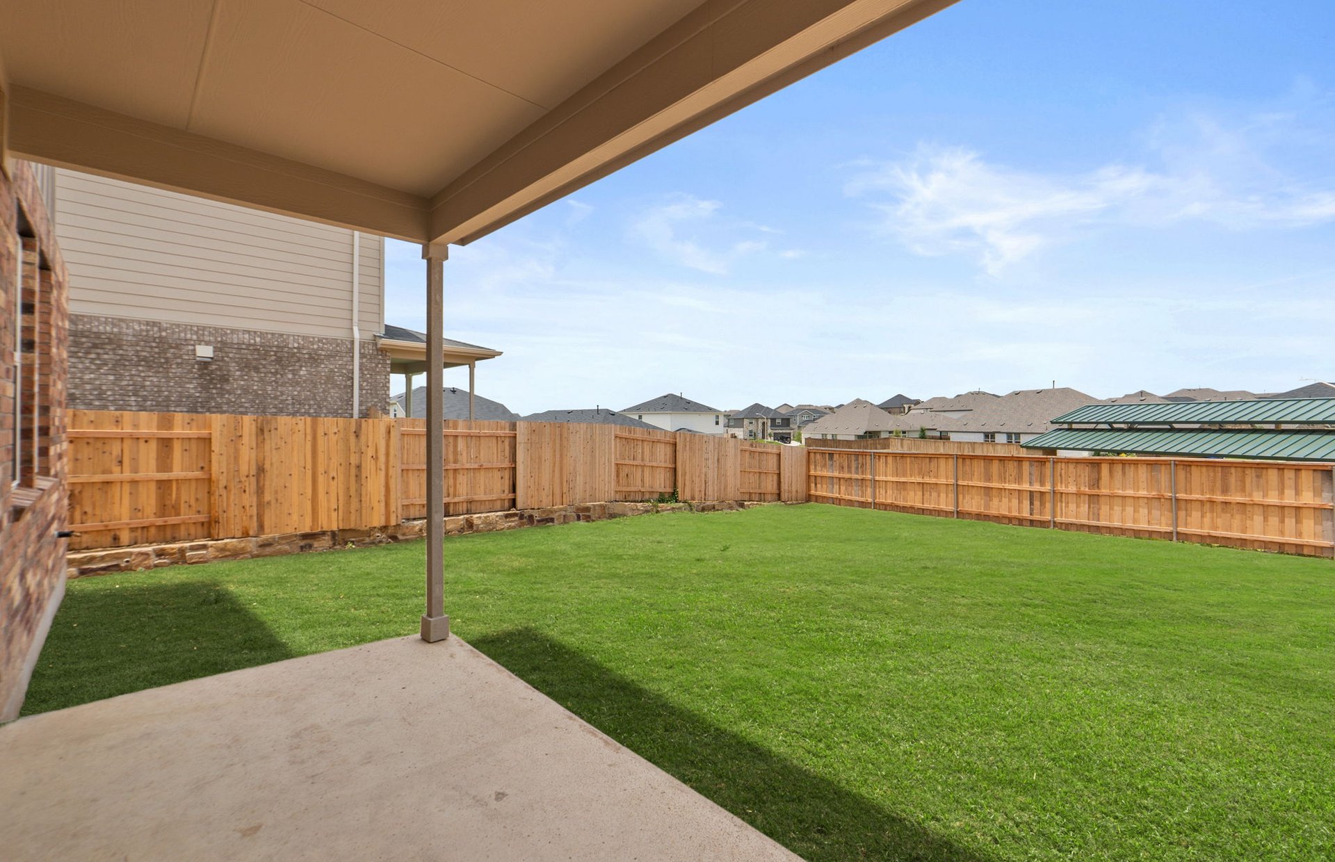 main property photo 25