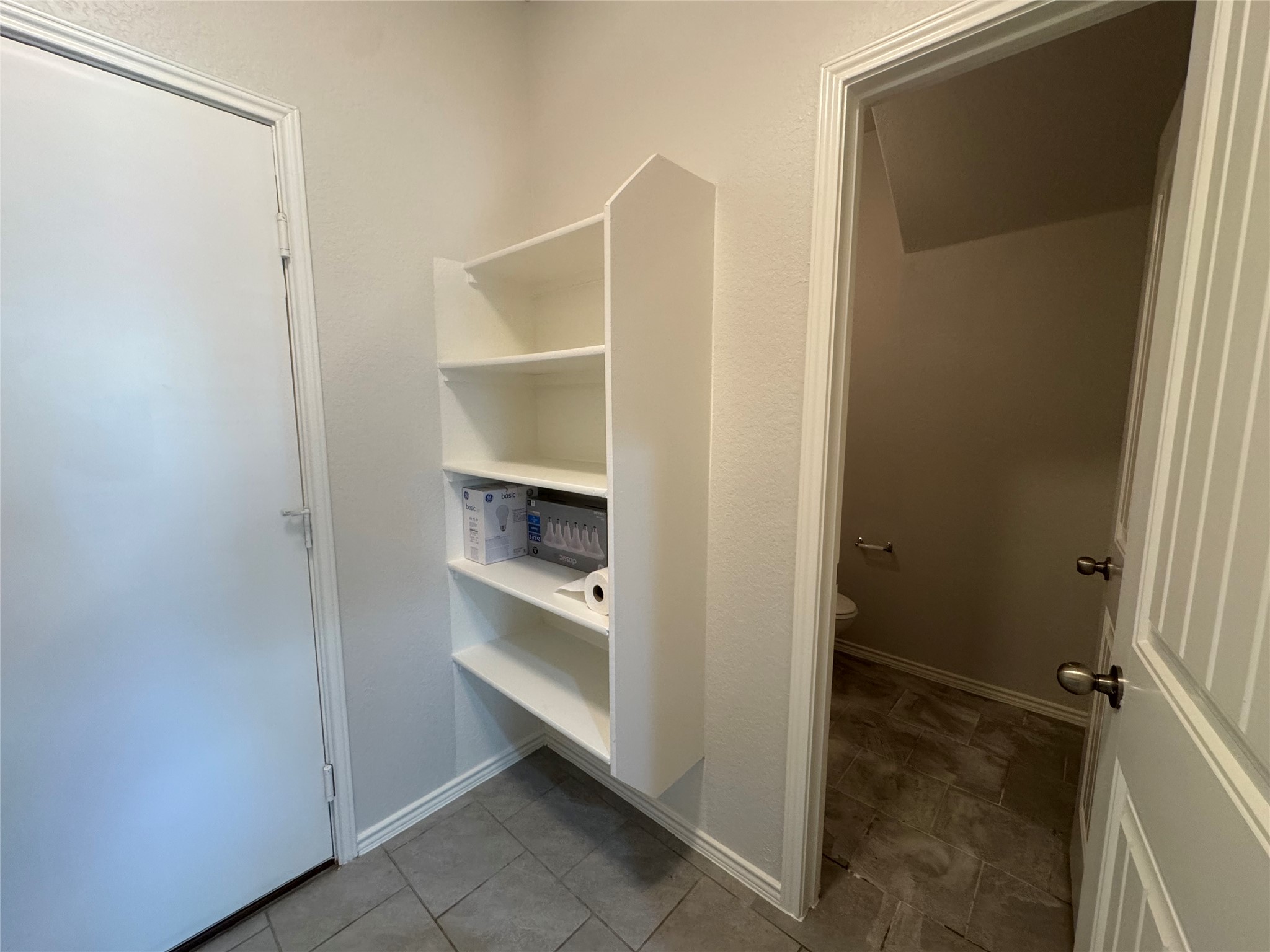 main property photo 13