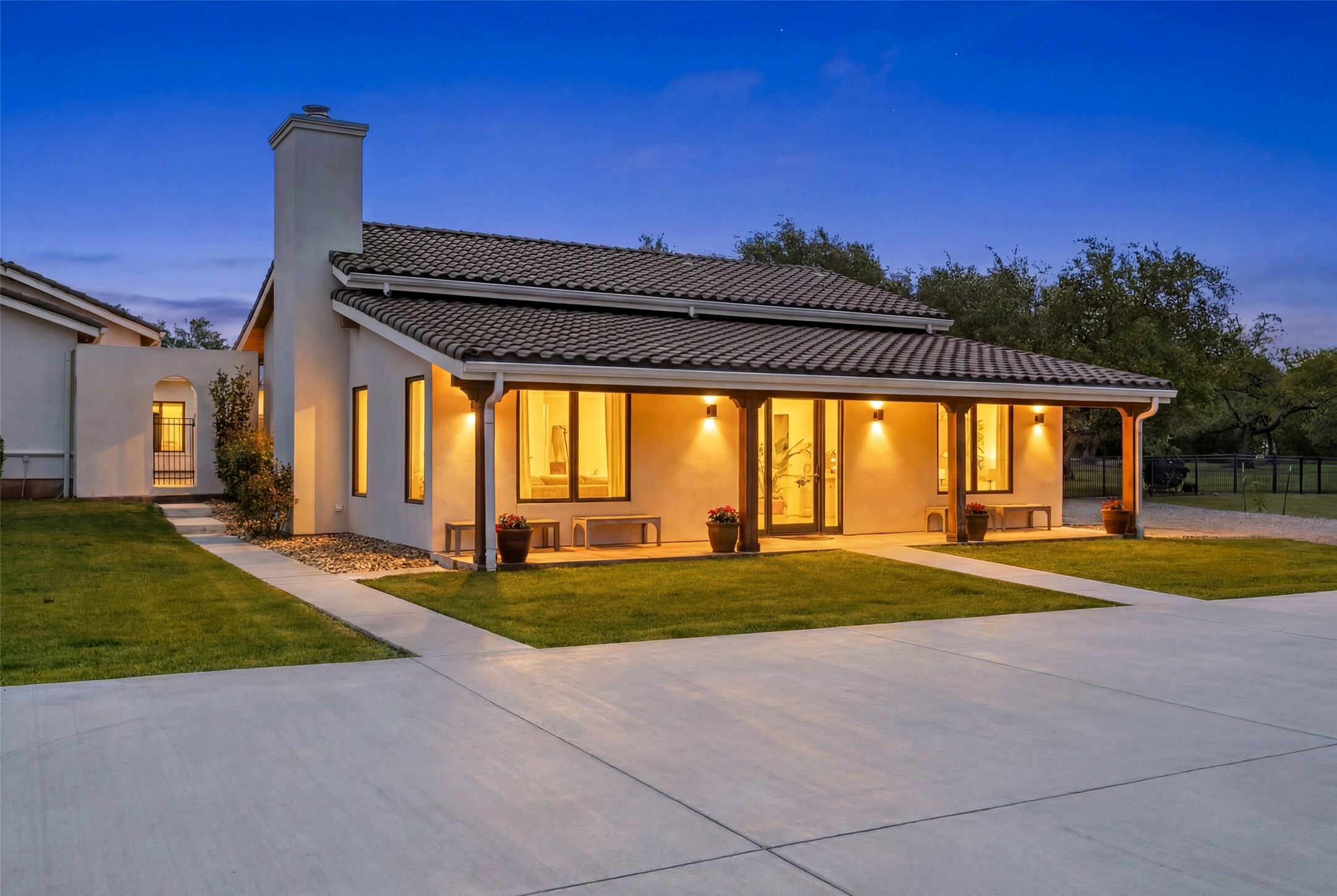 main property photo 19