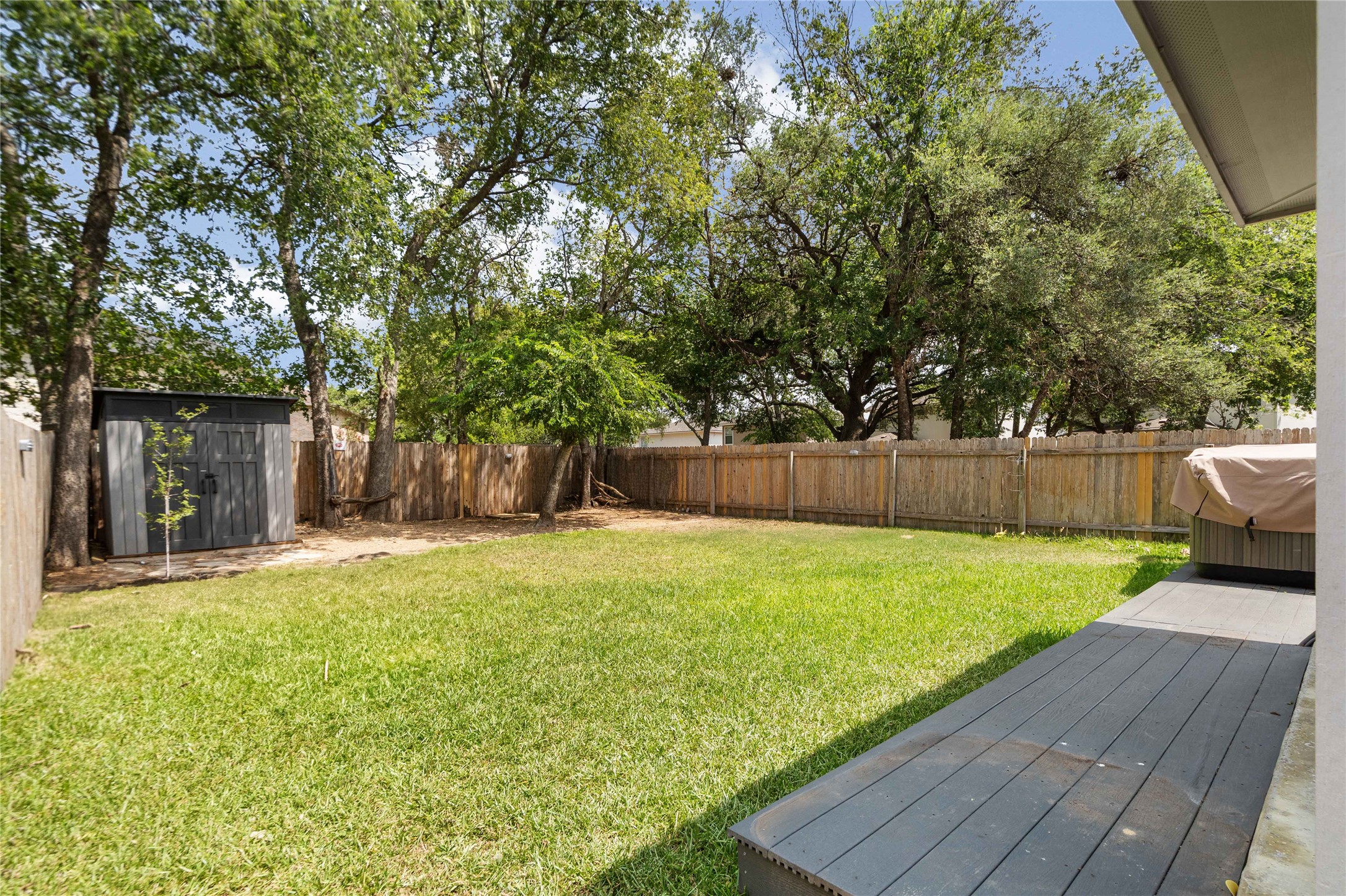 main property photo 33