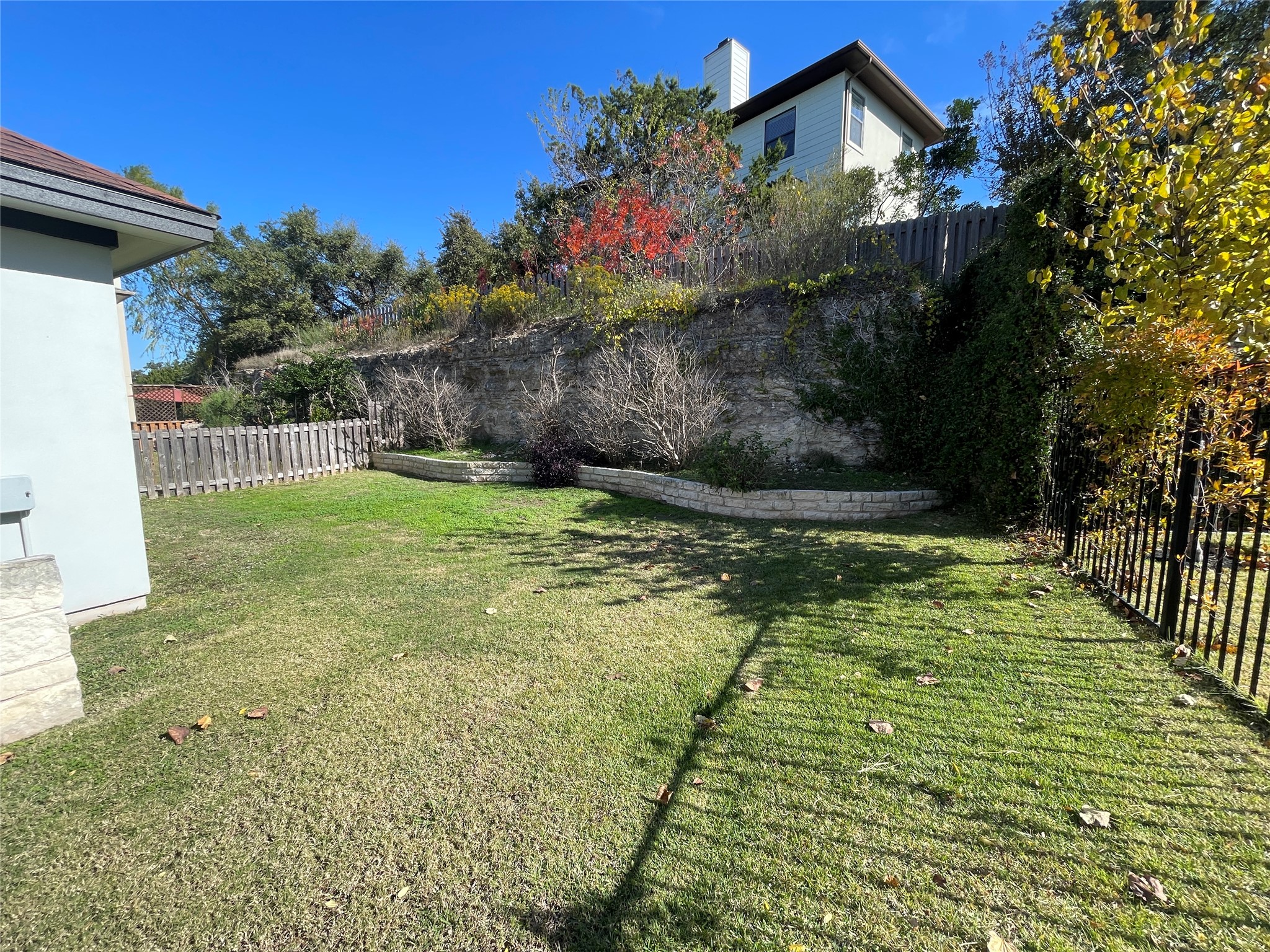 main property photo 29