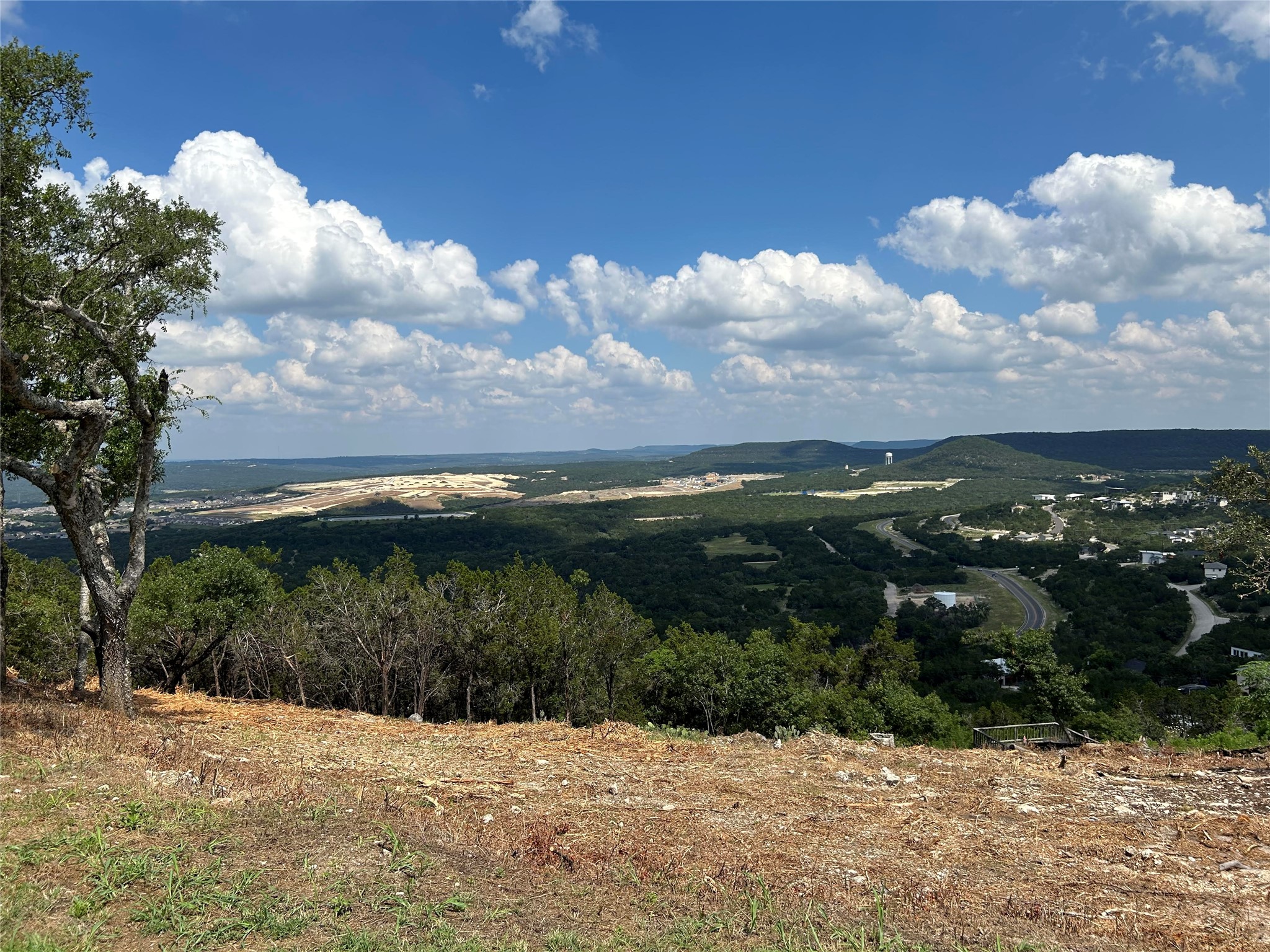 main property photo 6