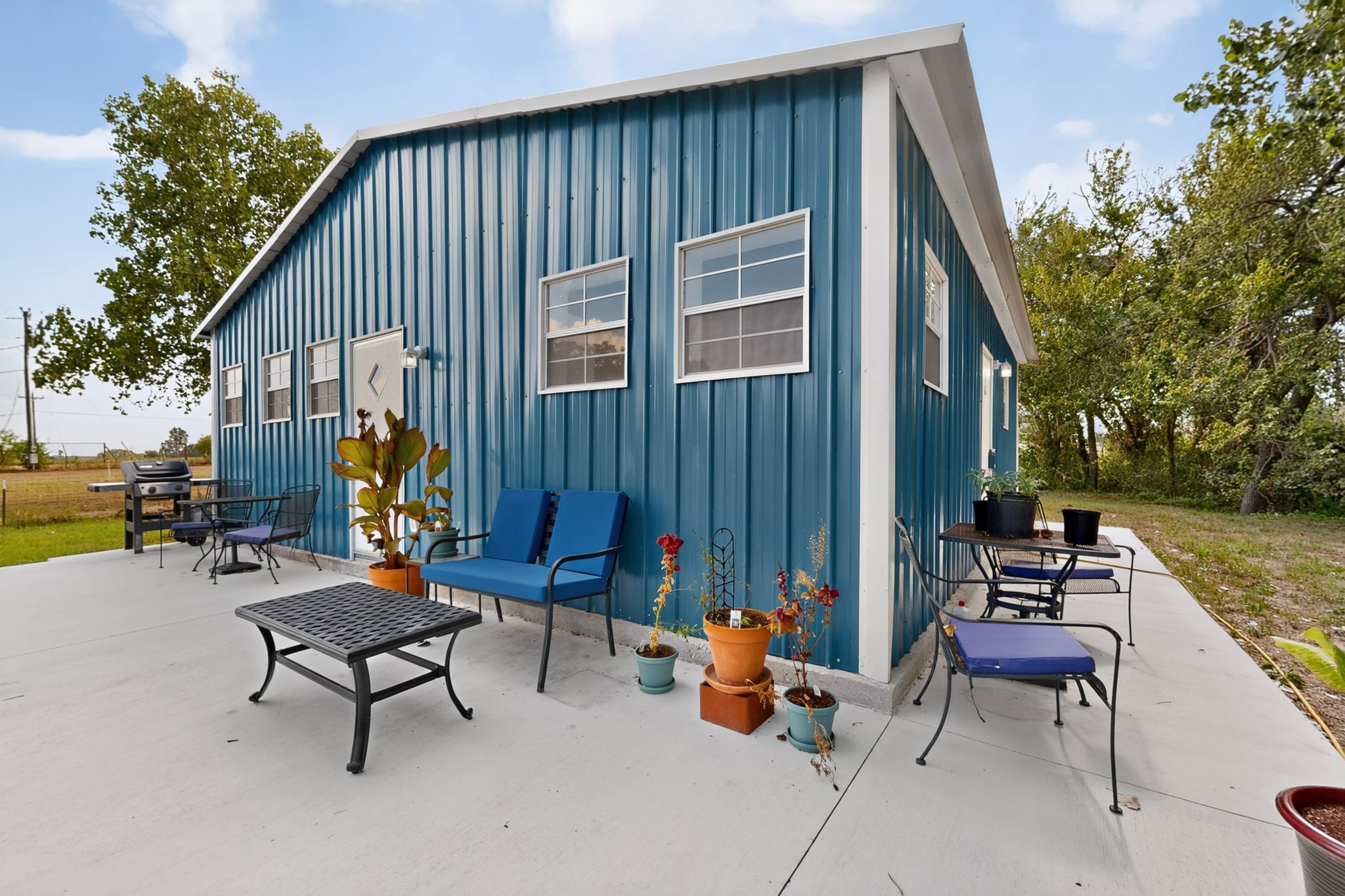 main property photo 28