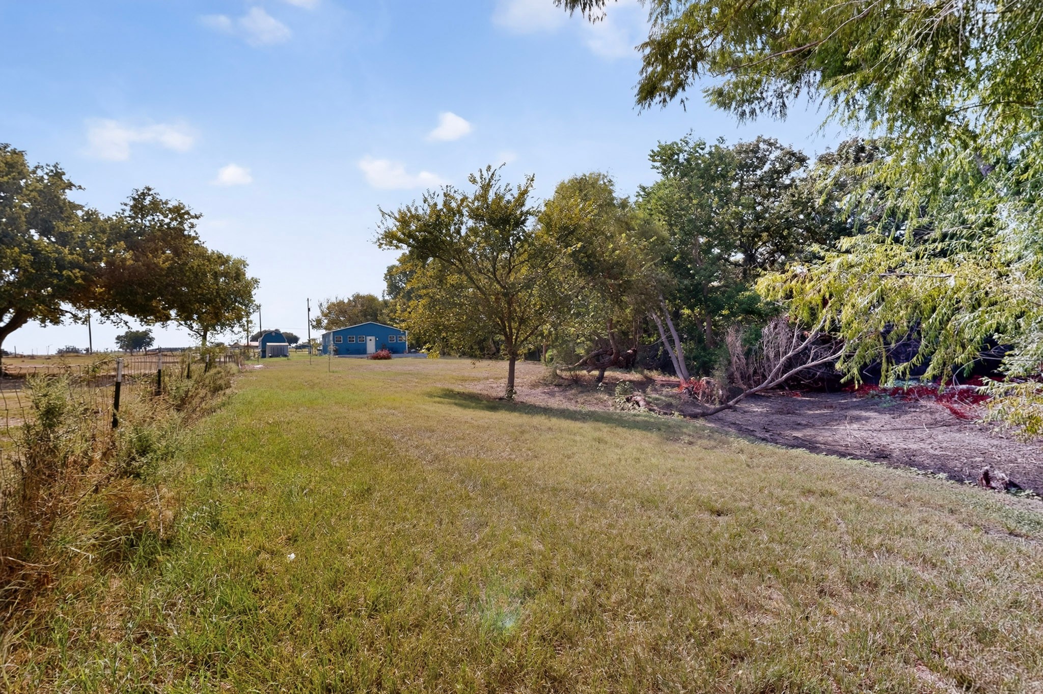 main property photo 34