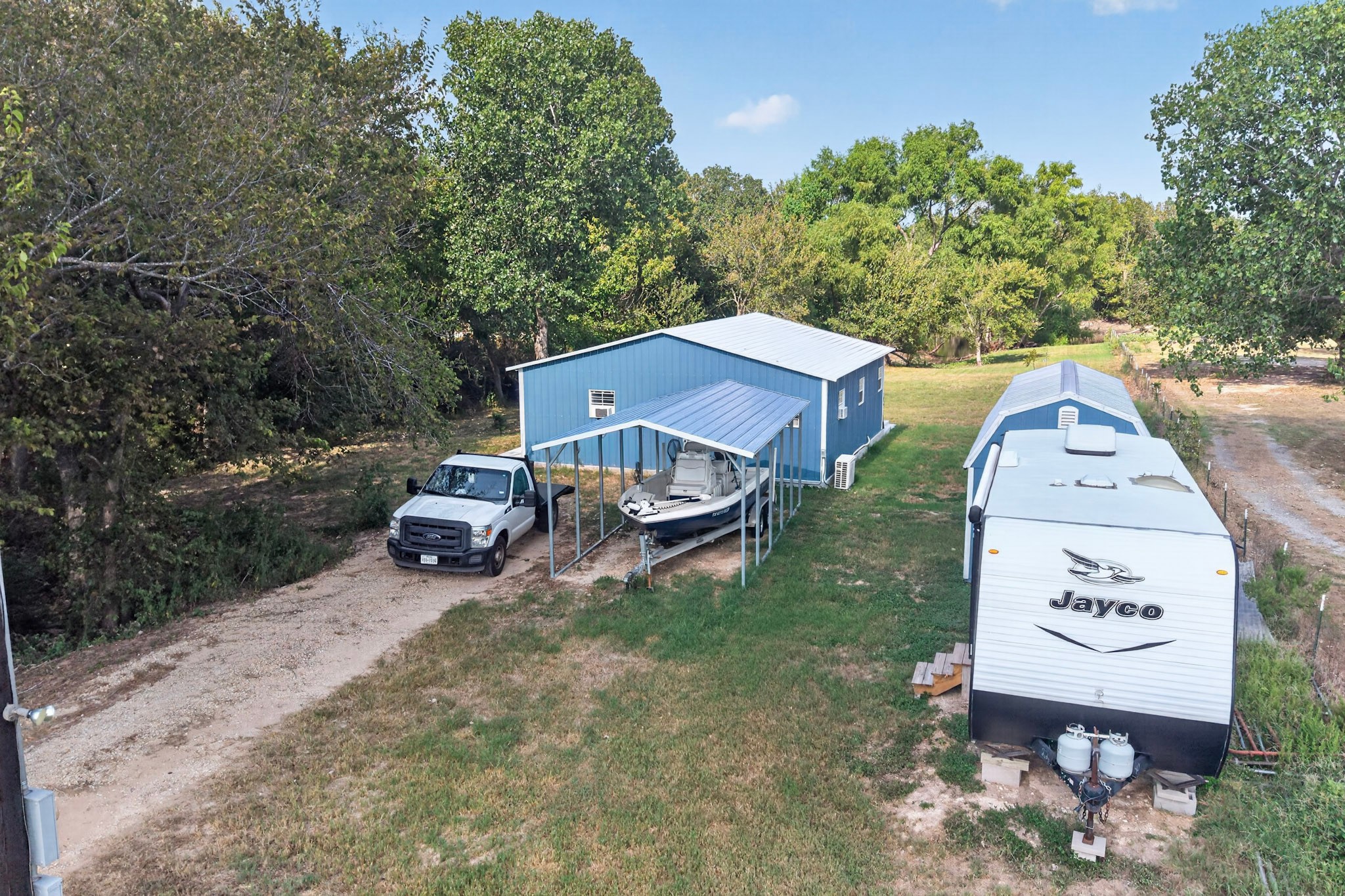 main property photo 37