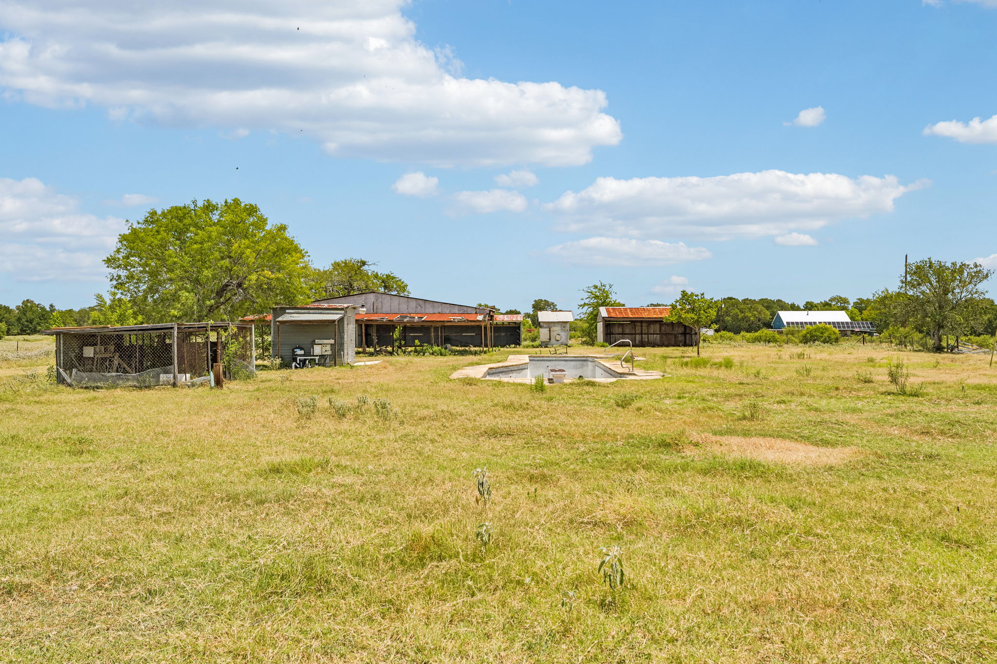 main property photo 16