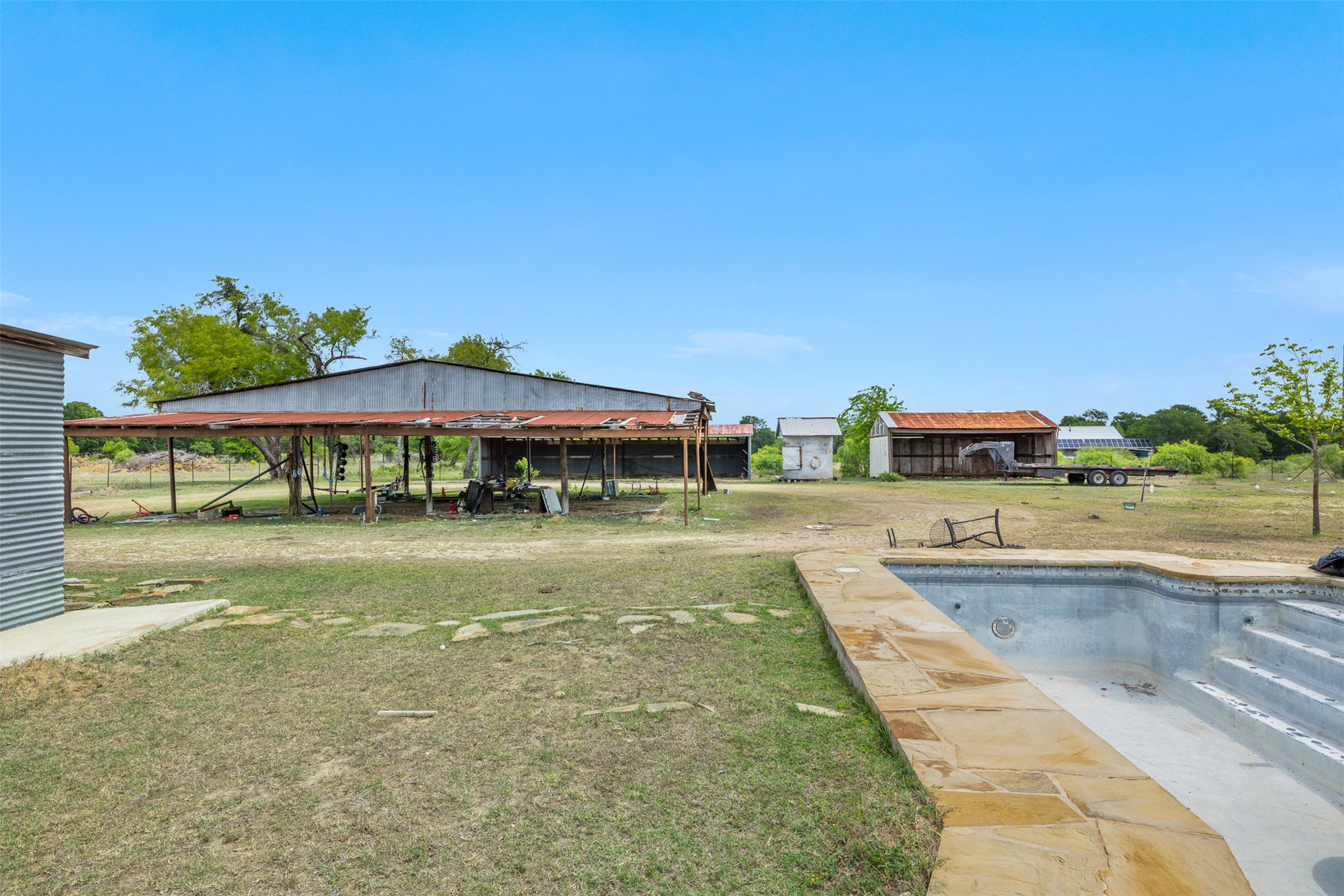 main property photo 17