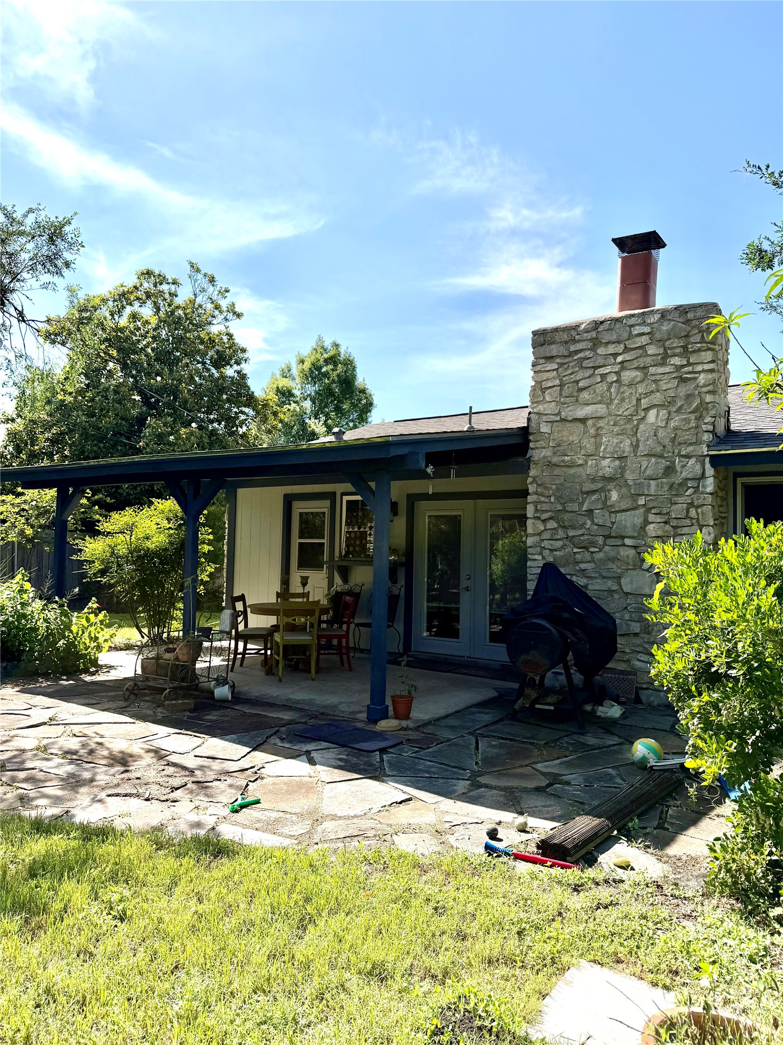main property photo 16