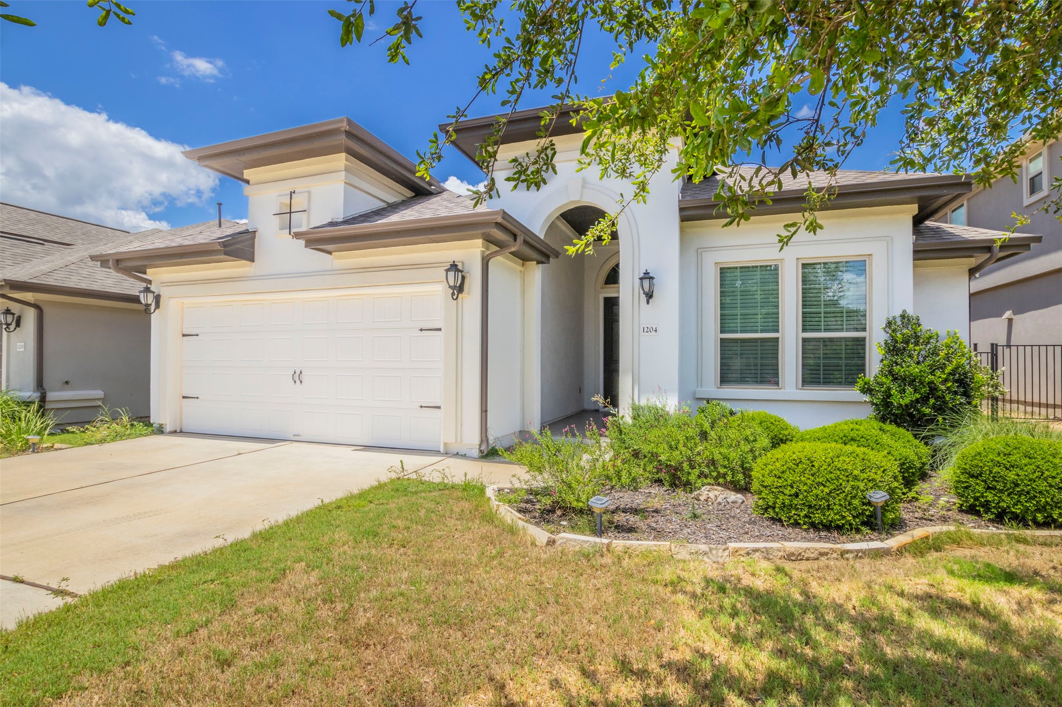 main property photo 20
