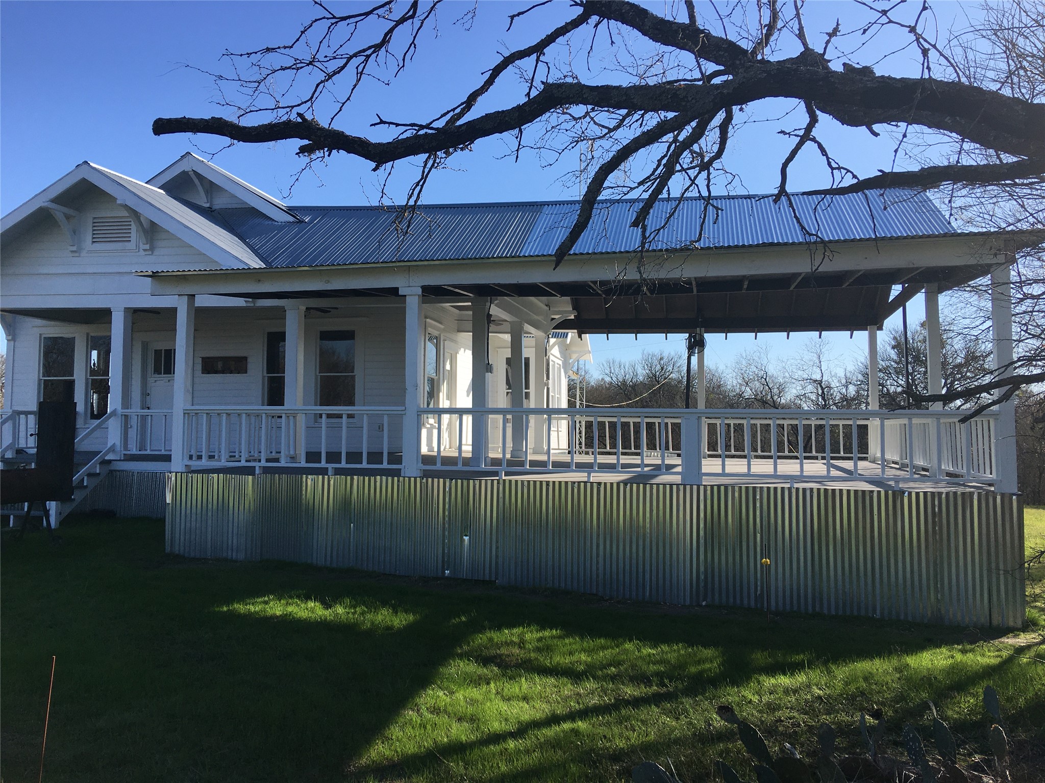 main property photo 9