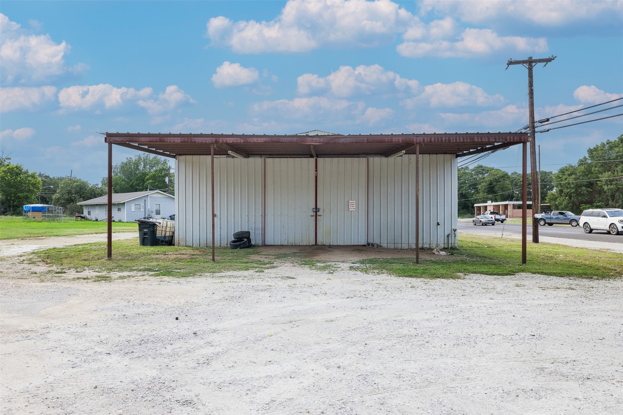 main property photo 4