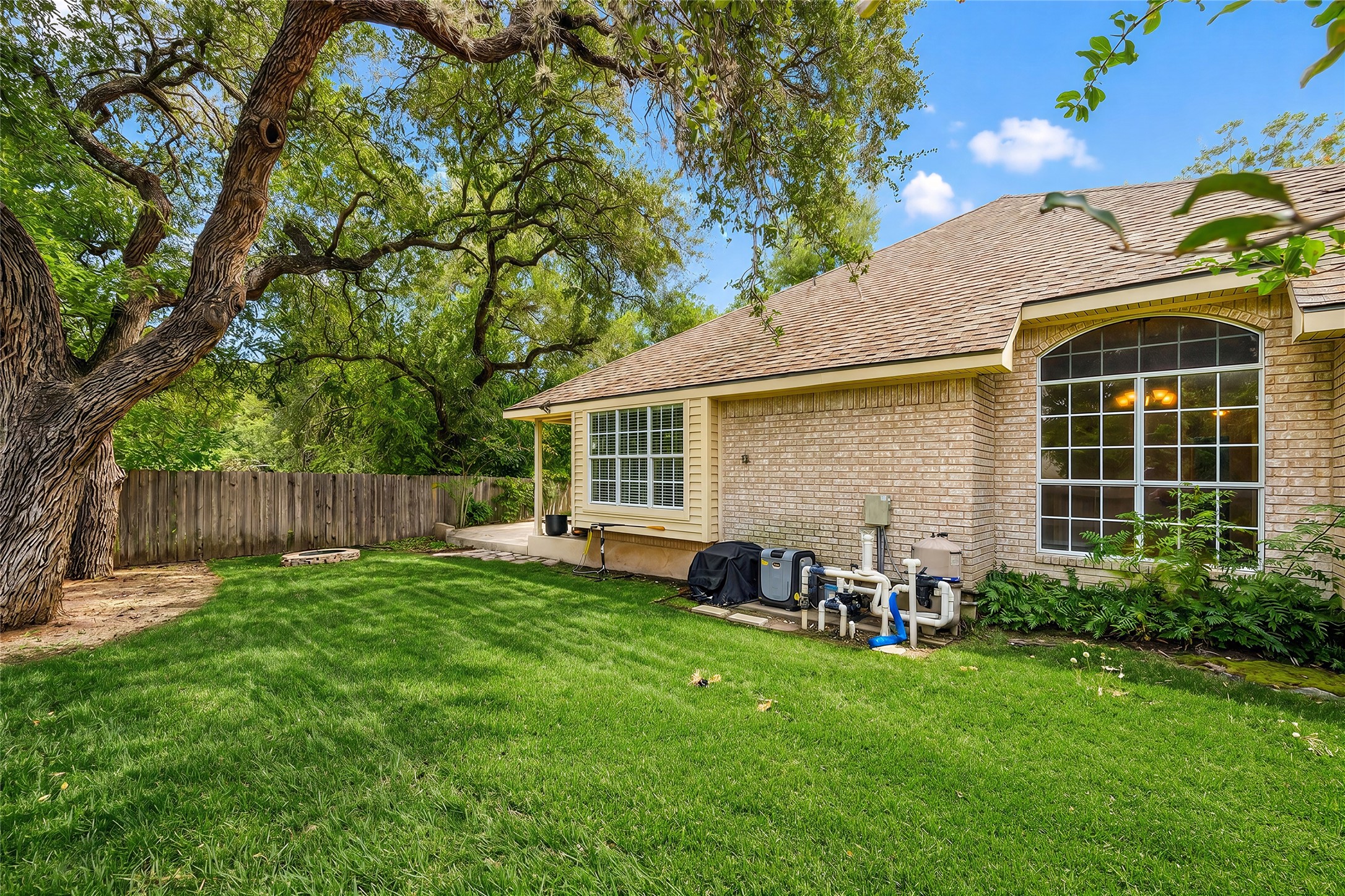 main property photo 33