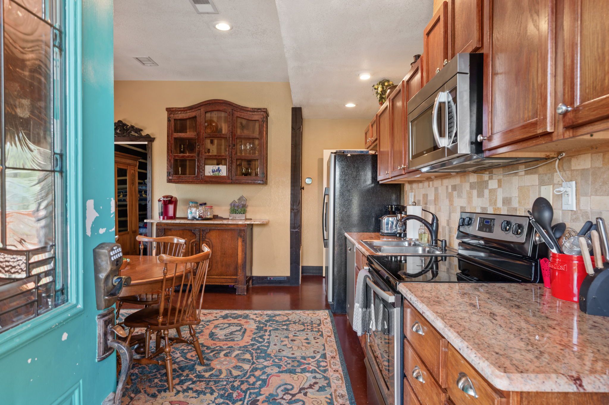 main property photo 3