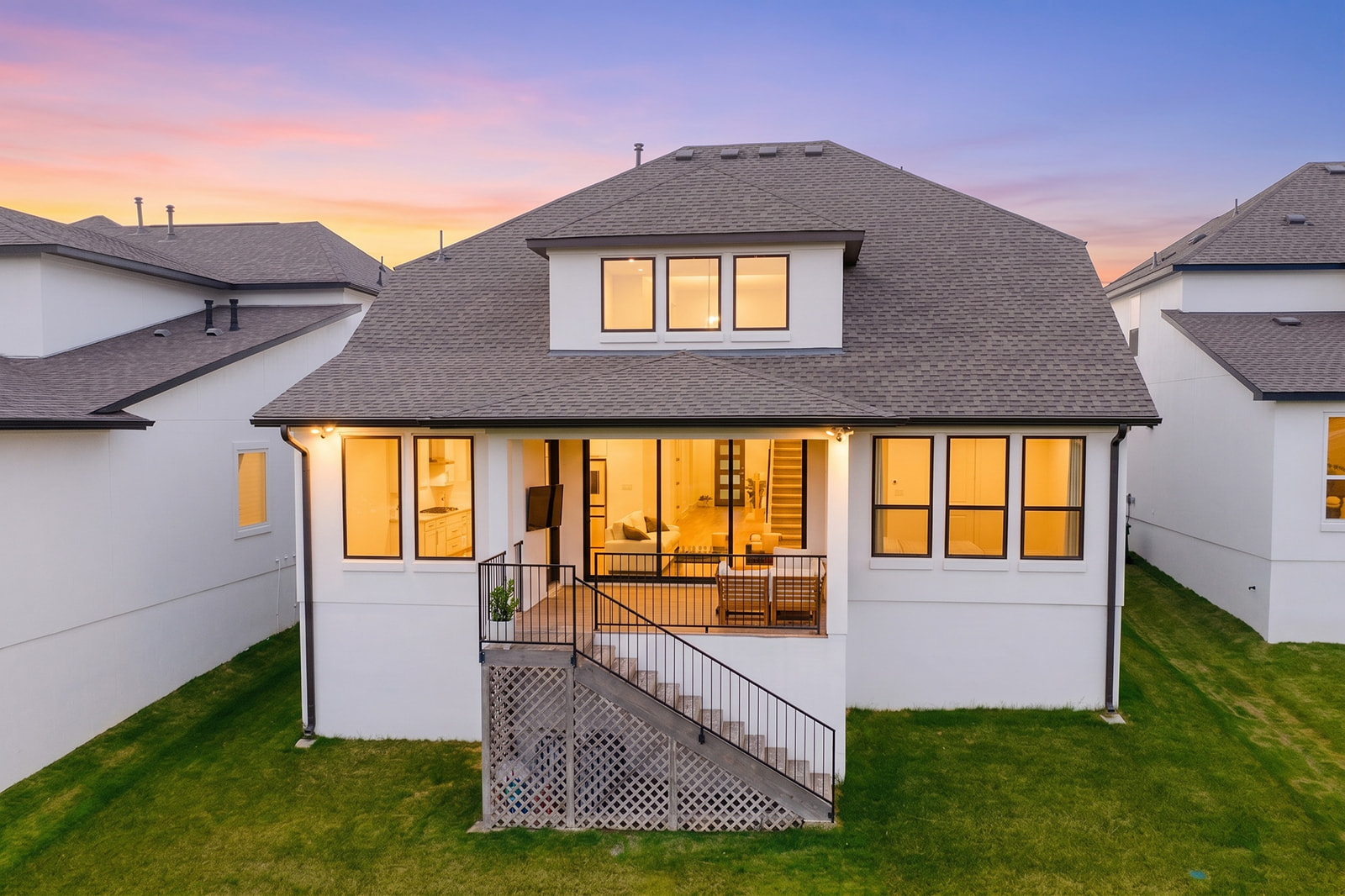 main property photo 30