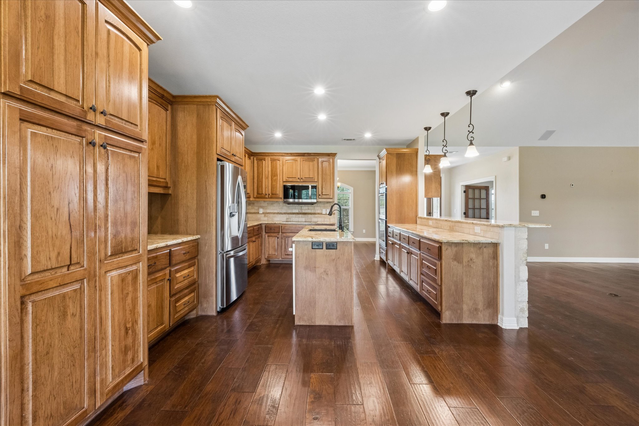 main property photo 12