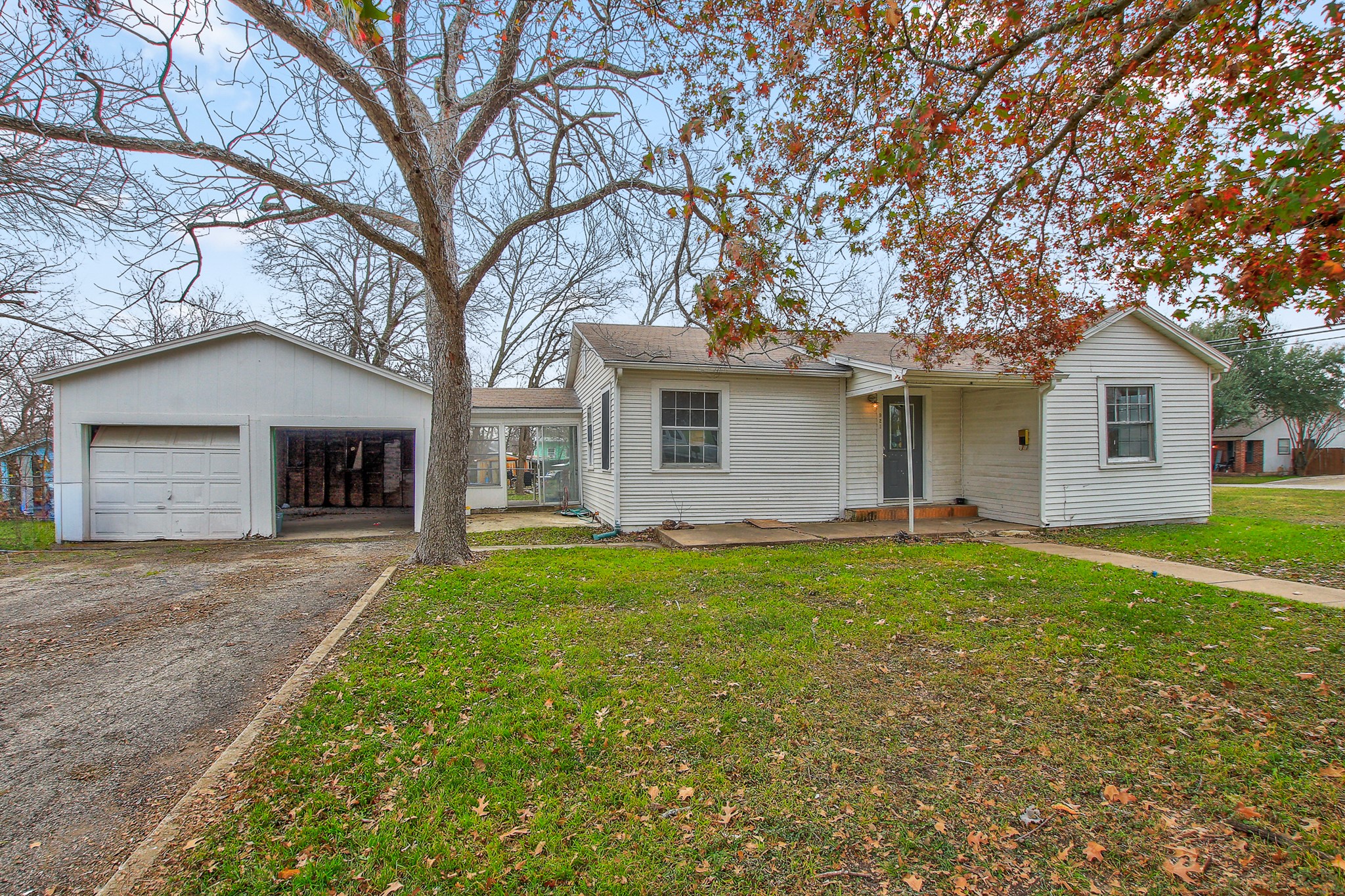 main property photo 16