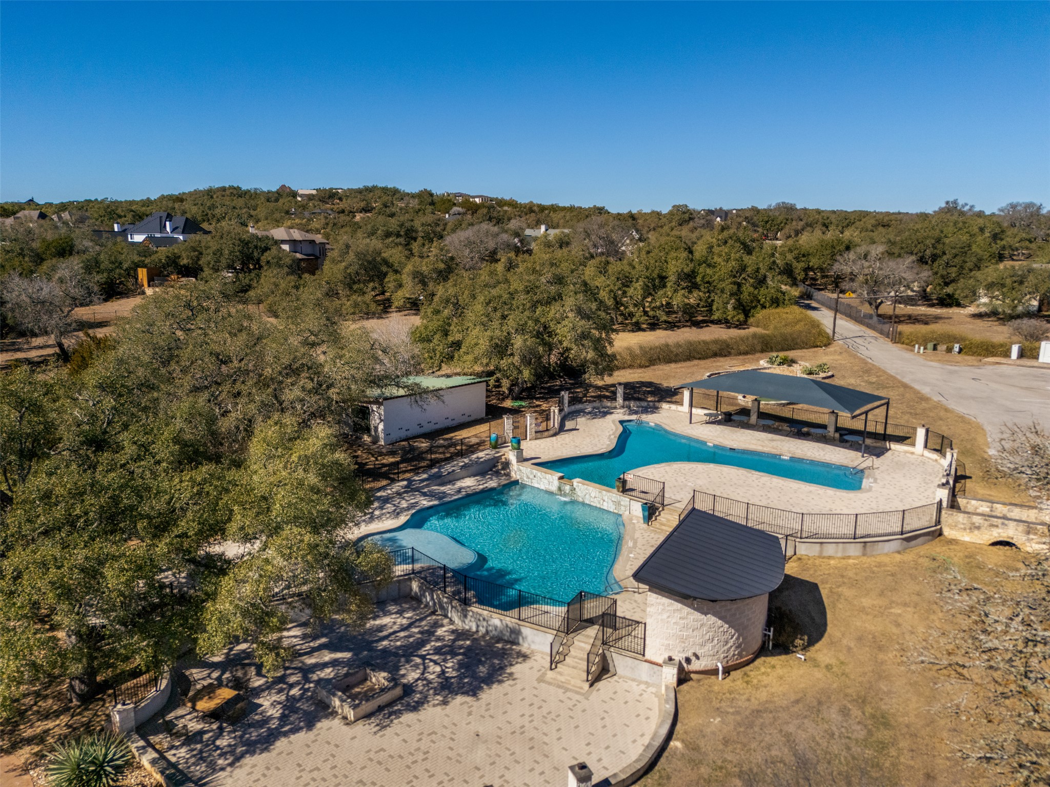 main property photo 36