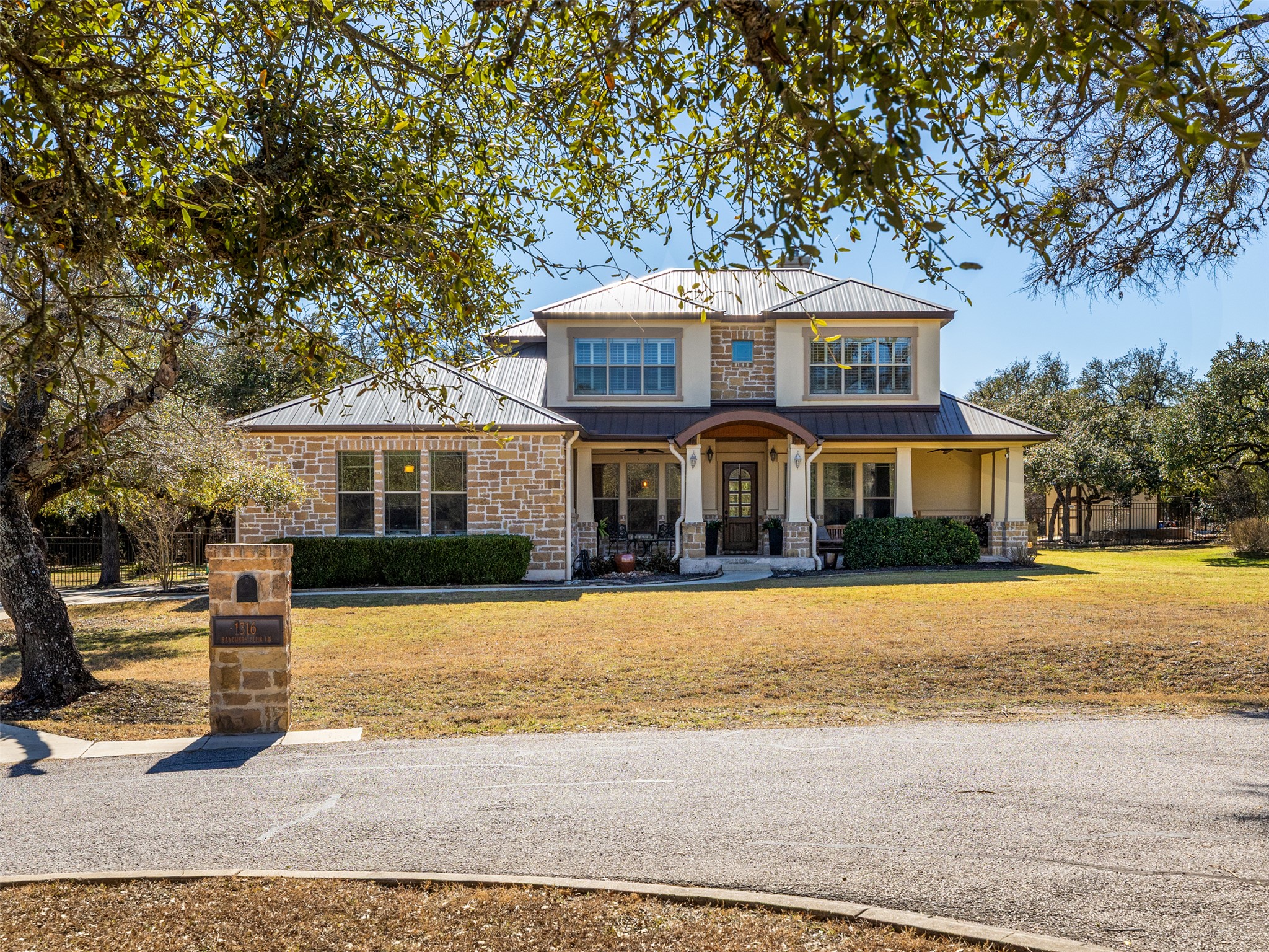 main property photo 5