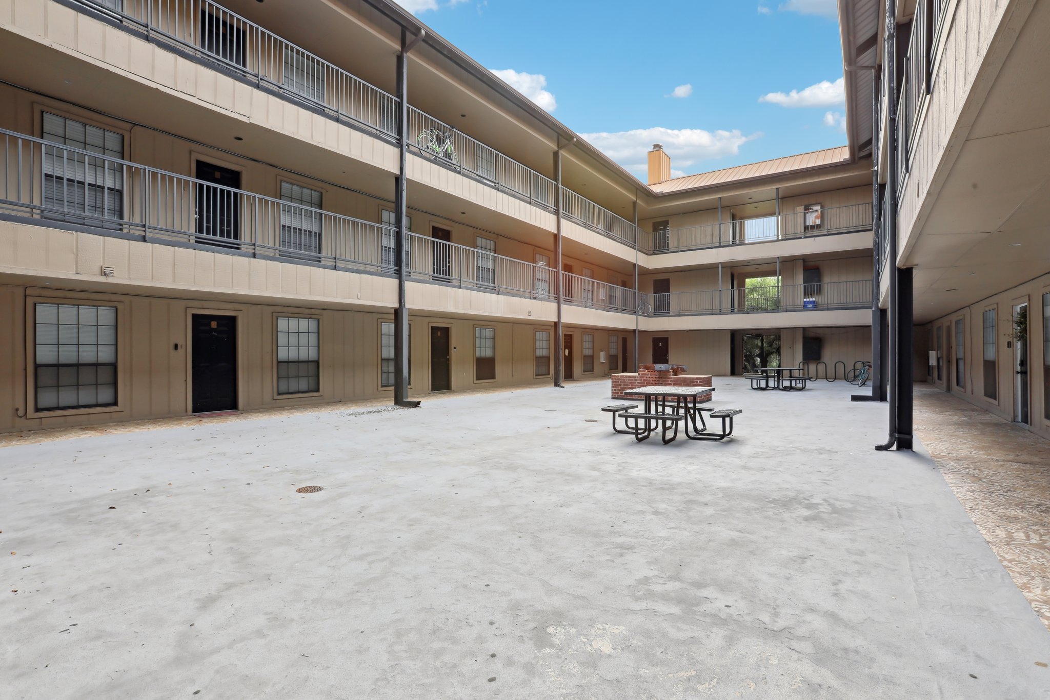 main property photo 25