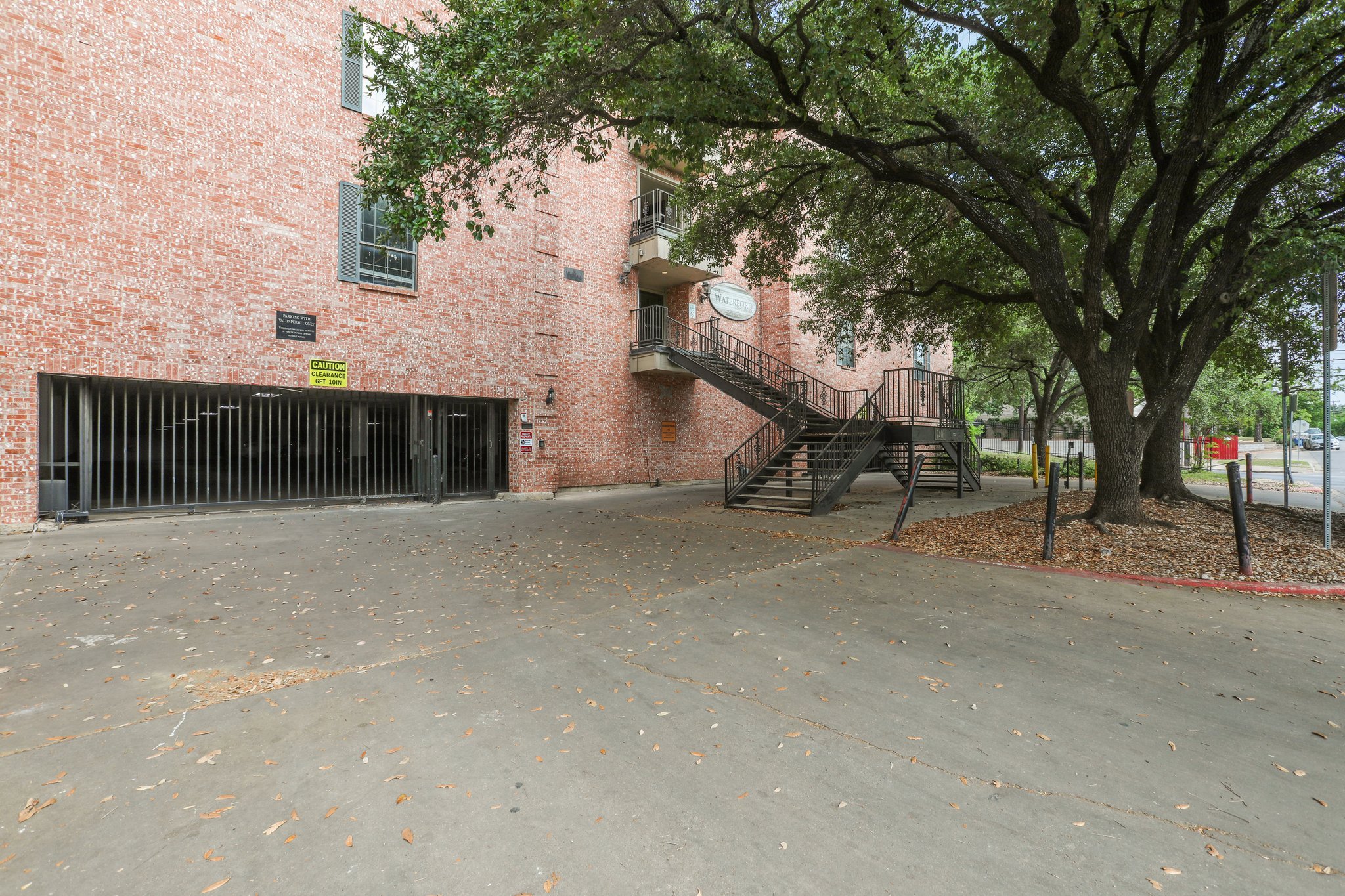main property photo 28